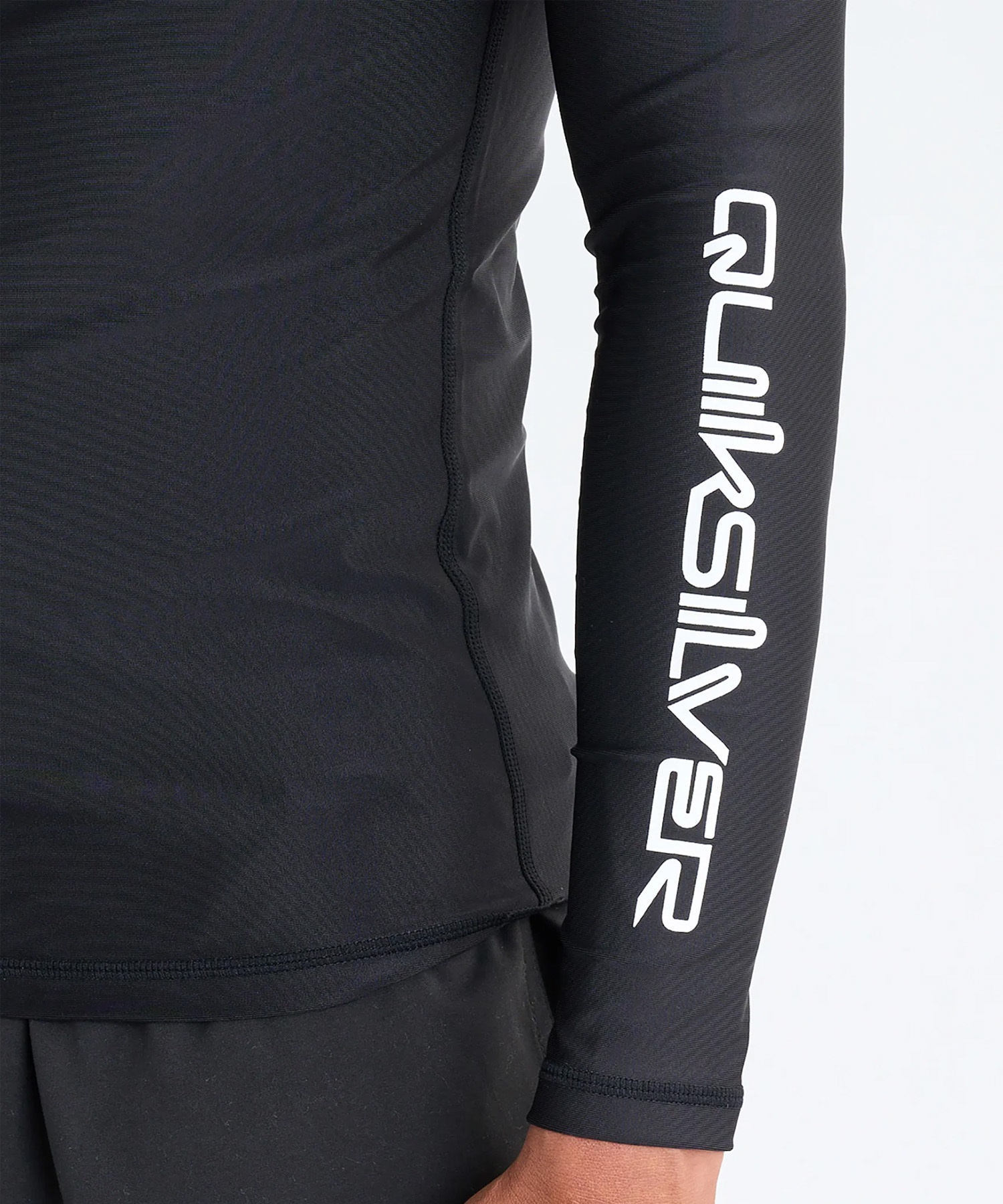 QUIKSILVER クイックシルバー 水着 ラッシュガード 長袖 Tシャツ ロンT