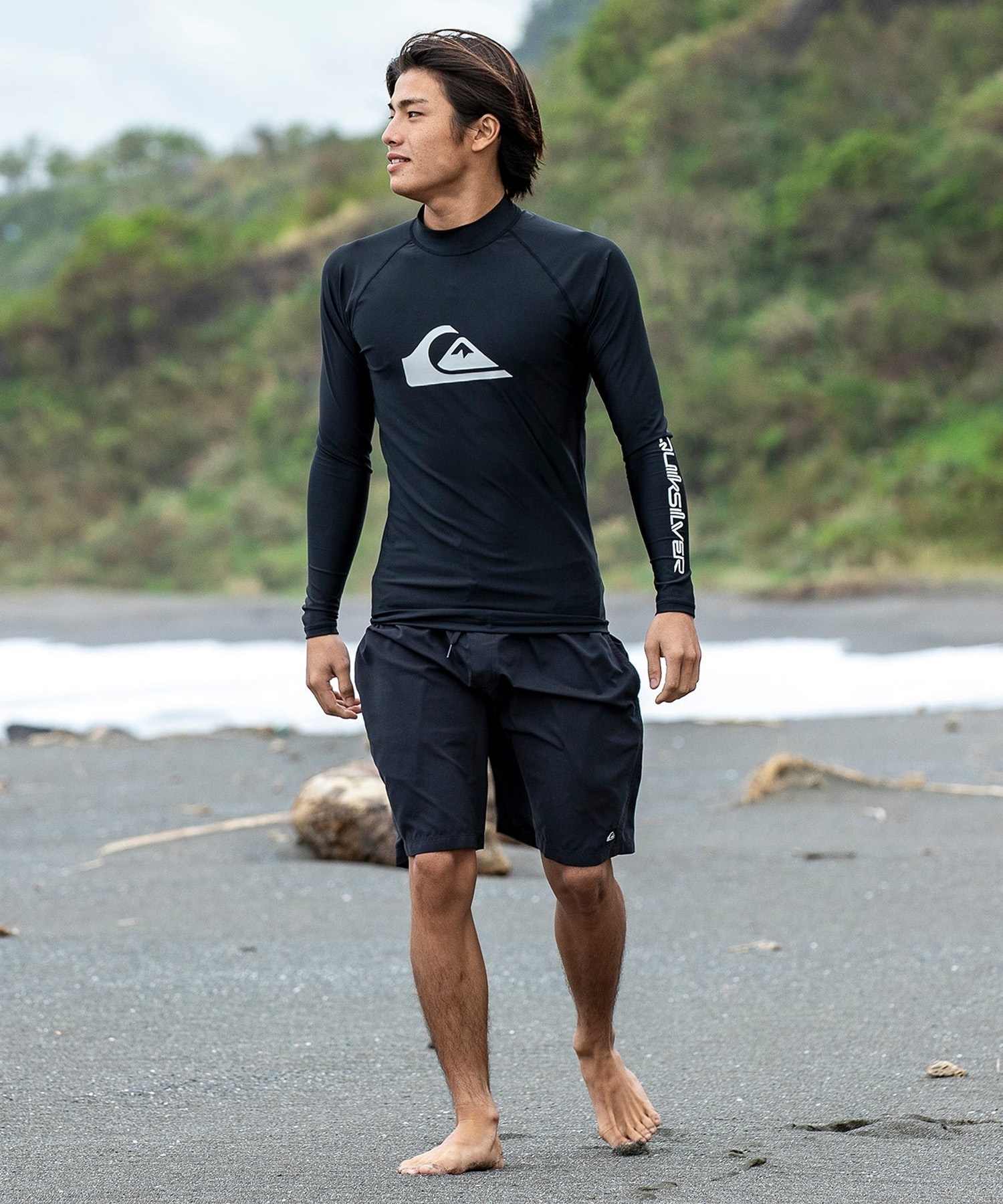 QUIKSILVER クイックシルバー 水着 ラッシュガード 長袖 Tシャツ ロンT