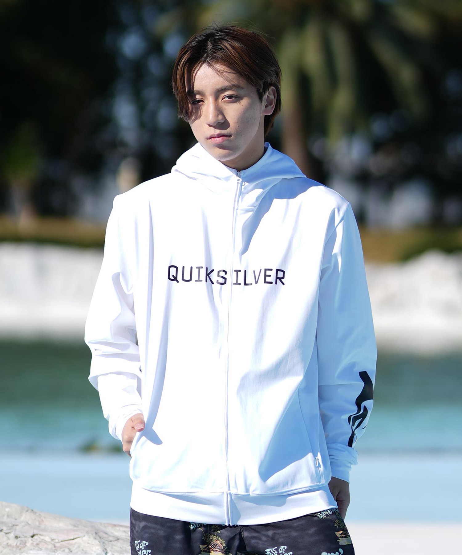 ピッタ商品 QUIKSILVER クイックシルバー 水着 ラッシュガード ジップアップ