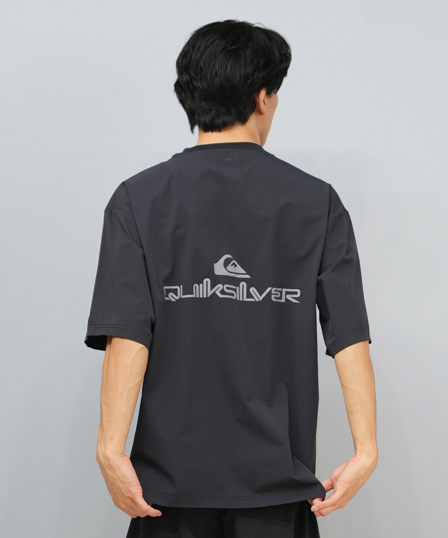 QUIKSILVER クイックシルバー 水着 ラッシュガード 半袖 Tシャツ