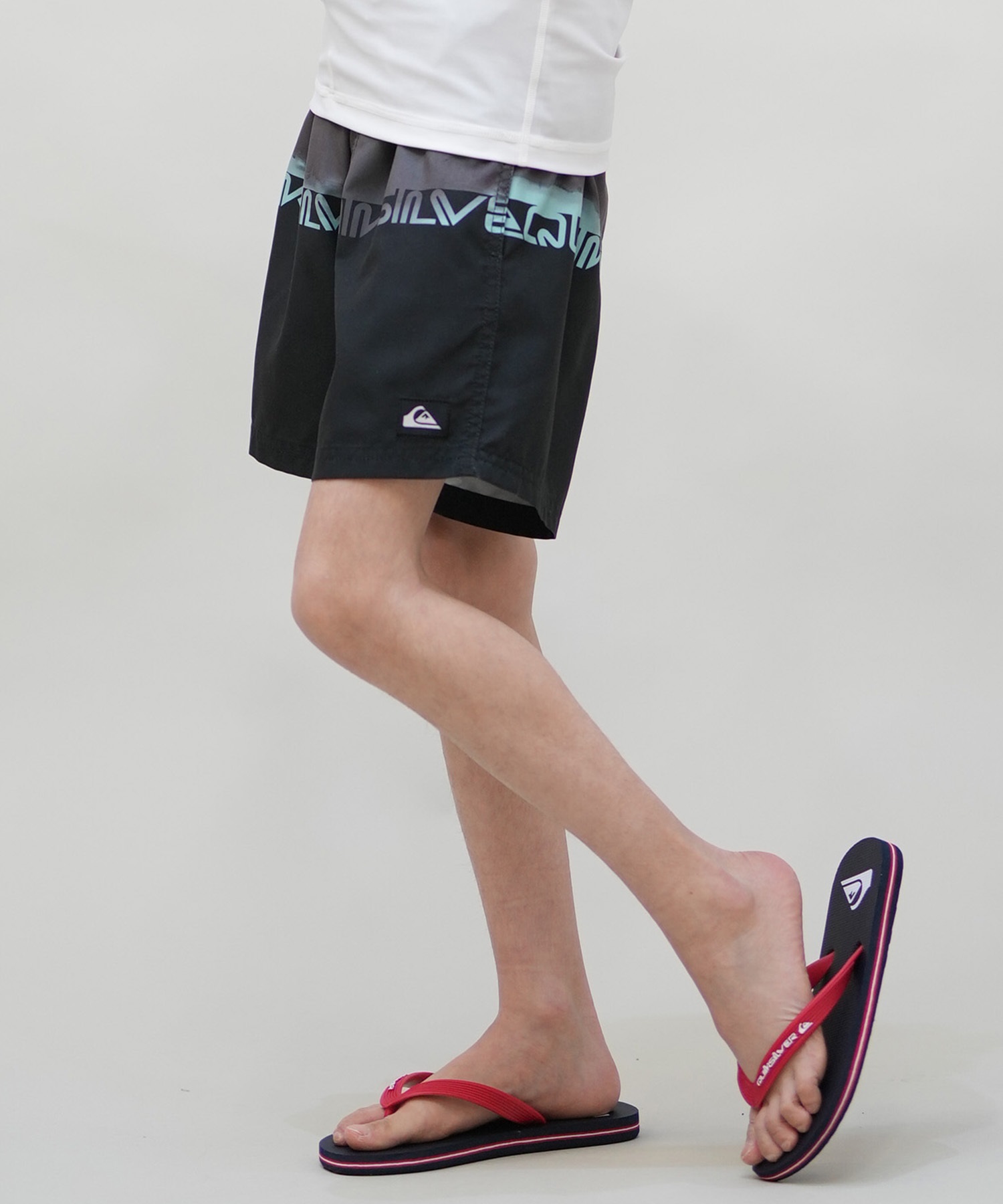 QUIKSILVER クイックシルバー 水着 海パン トランクス サーフパンツ キッズ ジュニア 子供 EVERYDAY WORDBLOCK VL YTH KBS251002(BLK-130cm)