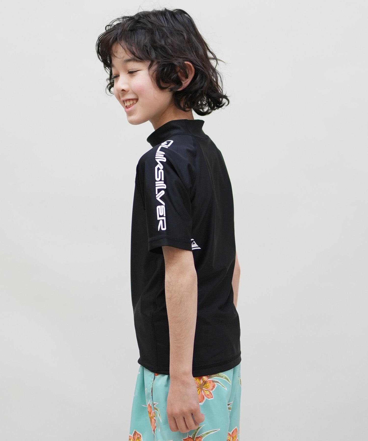 QUIKSILVER クイックシルバー 水着 ラッシュガード 半袖 Tシャツ ロンT