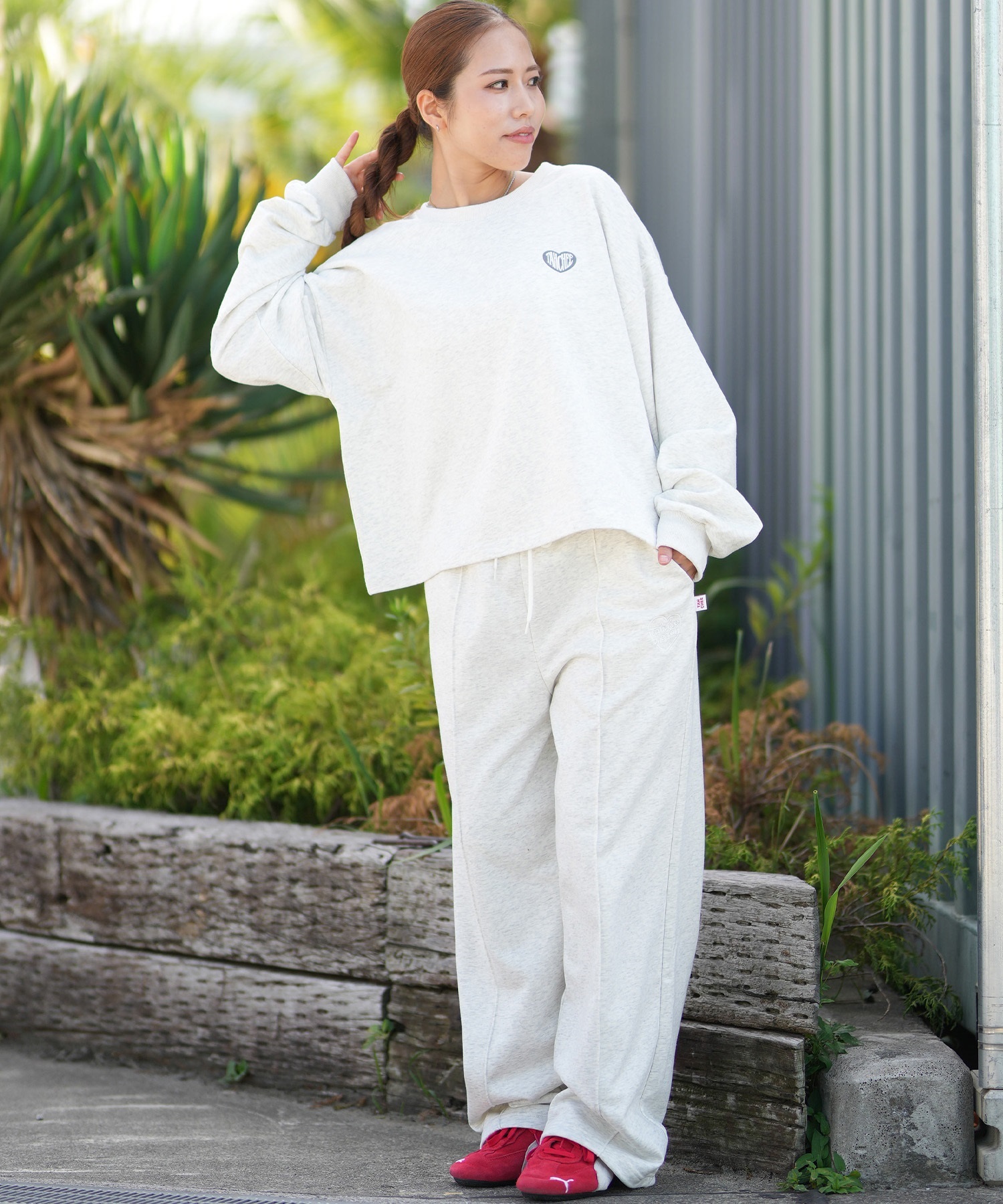 TAHCHEE ターチー トレーナー スウェット レディース クロップド丈