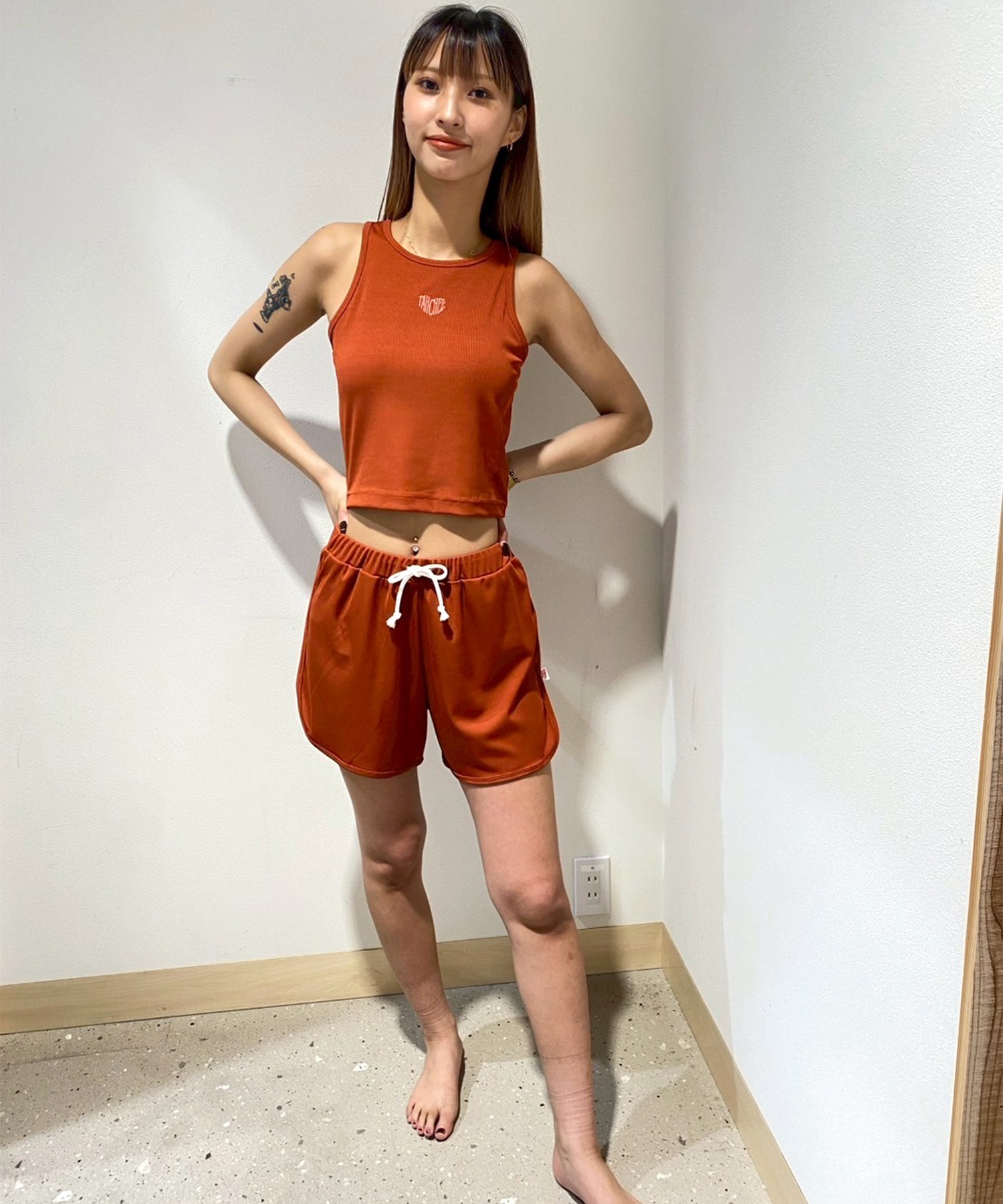 TAHCHEE ターチー タンクトップ レディース クロップド丈 ショート丈 リブ ロゴ ワンポイント TC250924-02 TAHCHEE ターチー タンクトップ レディース クロップド丈