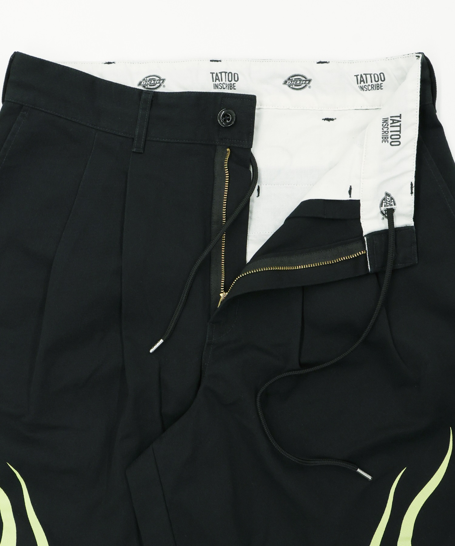 FIRE PATTERN DESIGN TUCK PANTS