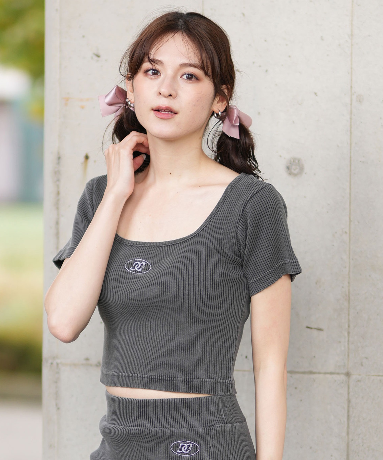 DC ディーシー 半袖 Tシャツ レディース スクエアネック クロップド丈 ショート丈 ロゴ セットアップ対応 LST252306(WHT-S)
