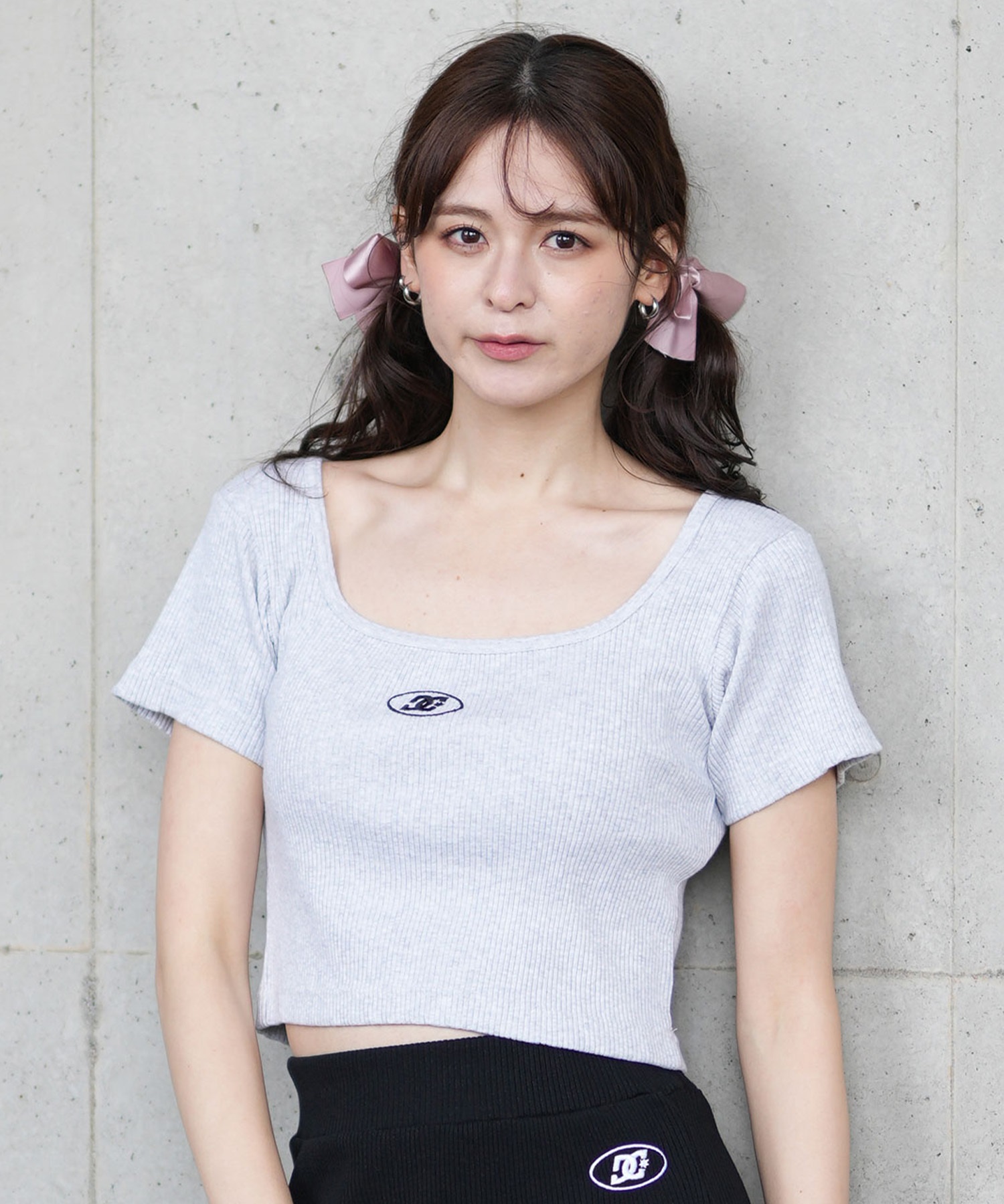 DC ディーシー 半袖 Tシャツ レディース スクエアネック クロップド丈 ショート丈 ロゴ セットアップ対応 LST252306(WHT-S)