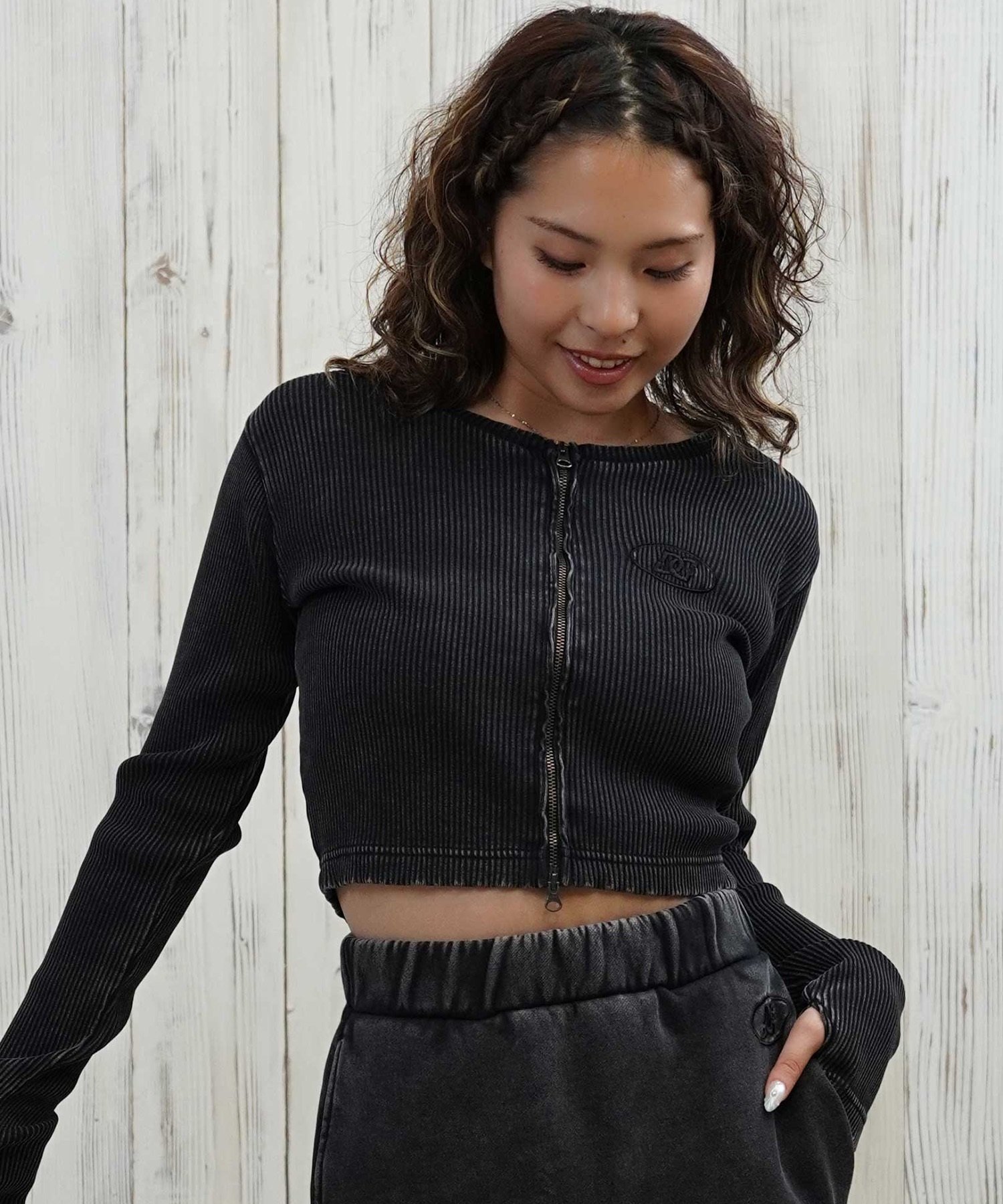 DC ディーシー 長袖 Tシャツ ロンT レディース クロップド丈 ショート丈 ジップアップ TELECO ZIP CARDIGAN LCD254310(BES-M)