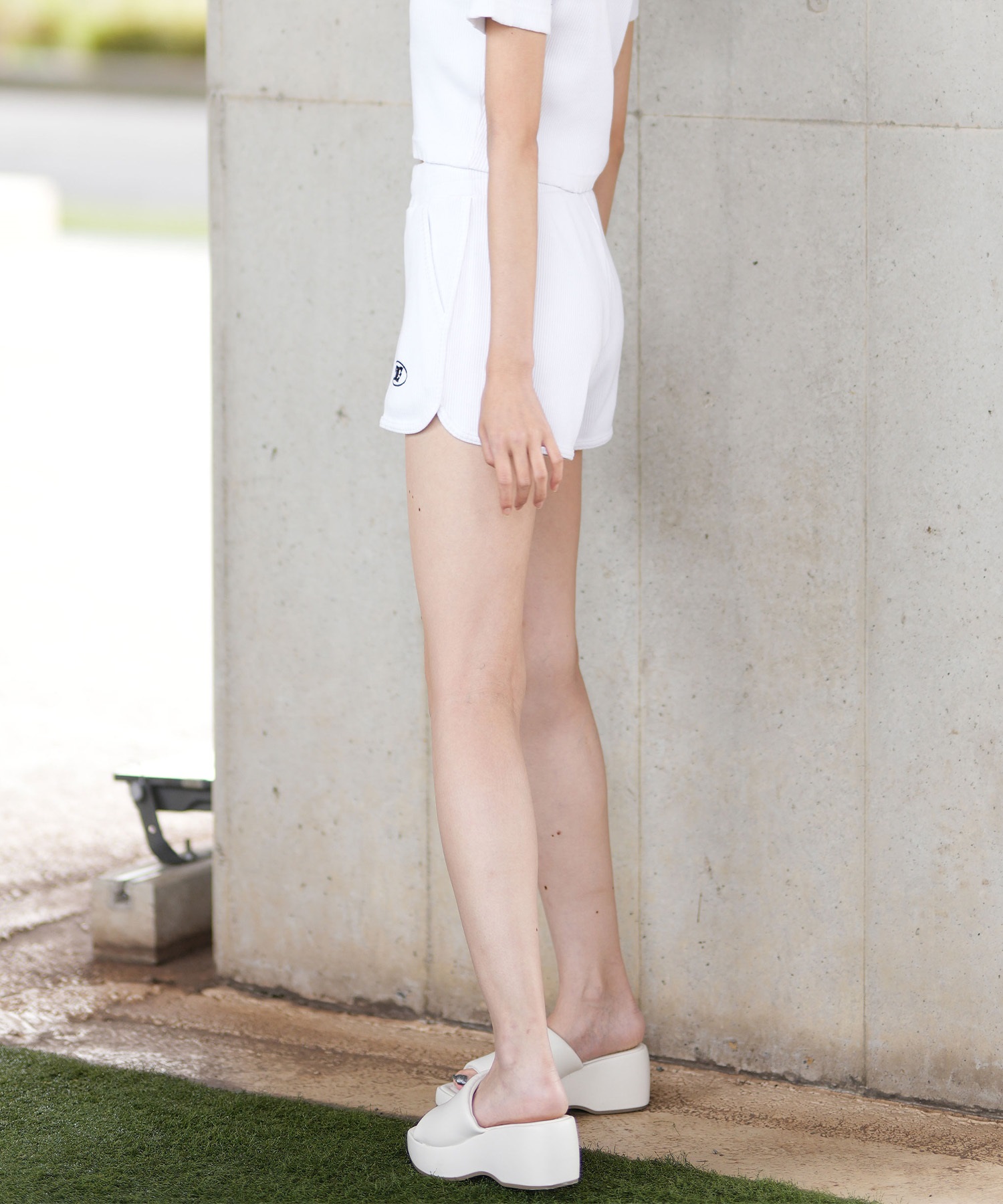 DC ディーシー ハーフパンツ ショートパンツ レディース スウェット ショーツ ロゴ リブ セットアップ対応 LWS252301(WHT-S)