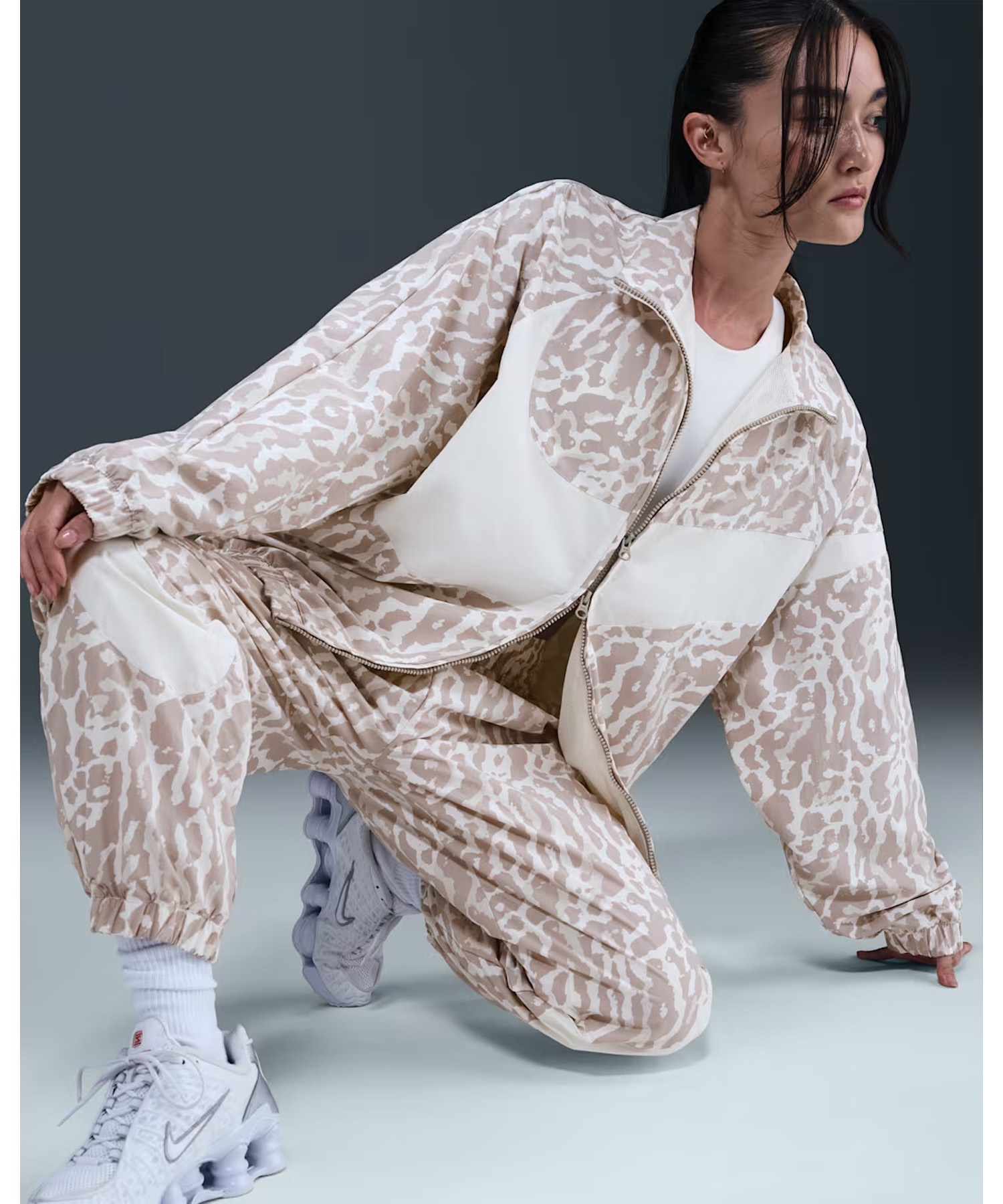 NIKE ナイキ ジャージ トラックジャケット レディース ヒョウ柄