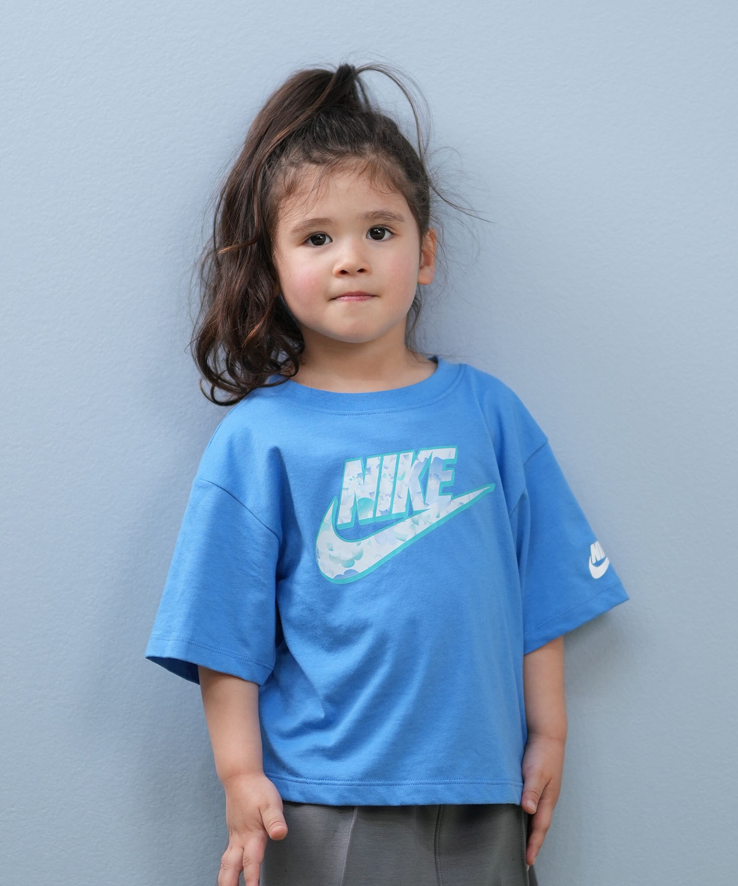 NIKE ナイキ 半袖 Tシャツ キッズ 子供 ロゴ 花 ガールズ FLOWRAL BOXY