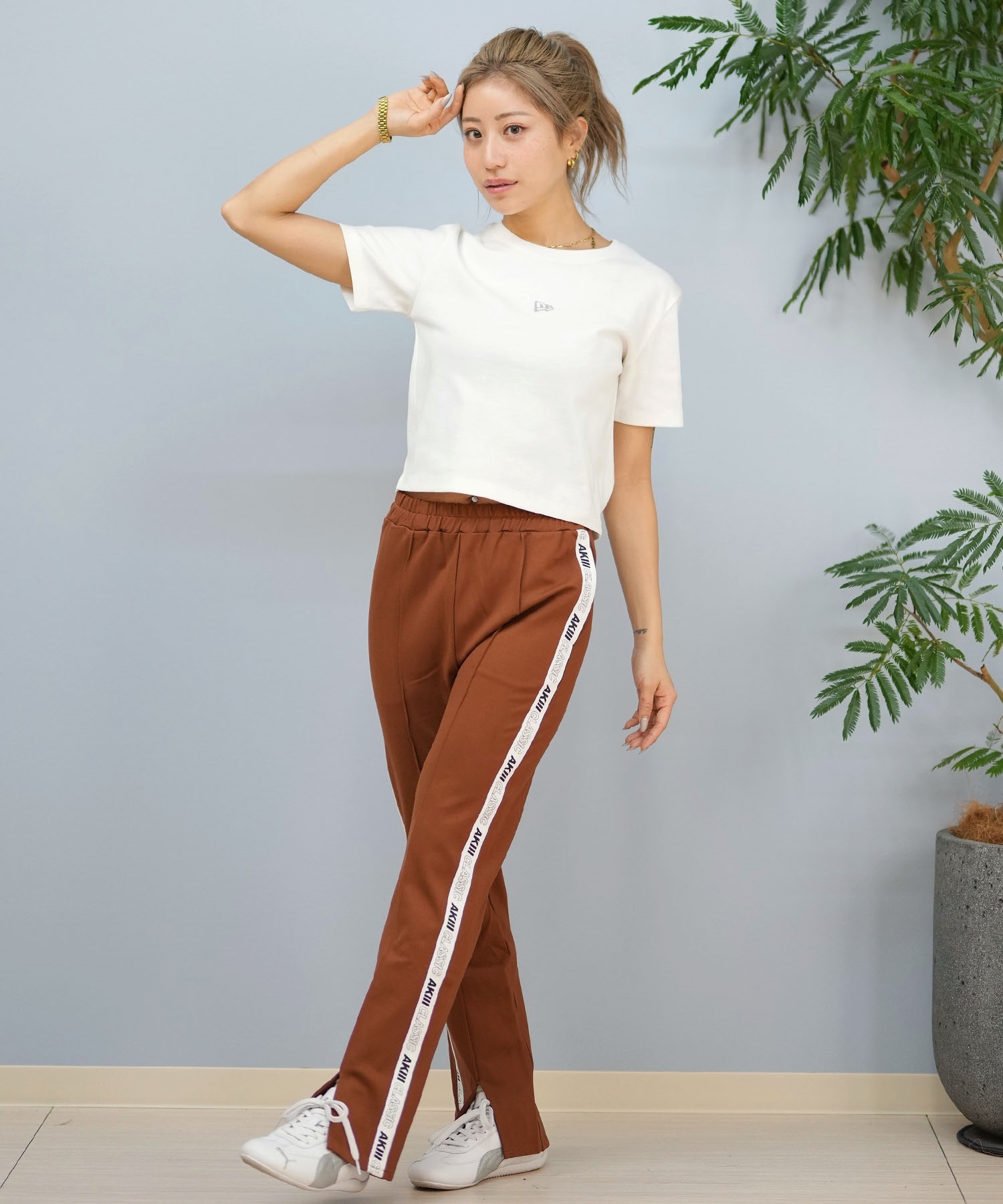 NEW ERA ニューエラ 半袖 Tシャツ レディース クロップド丈 ワンポイント ミニTシャツ ソロナ 14391905(WT-S)