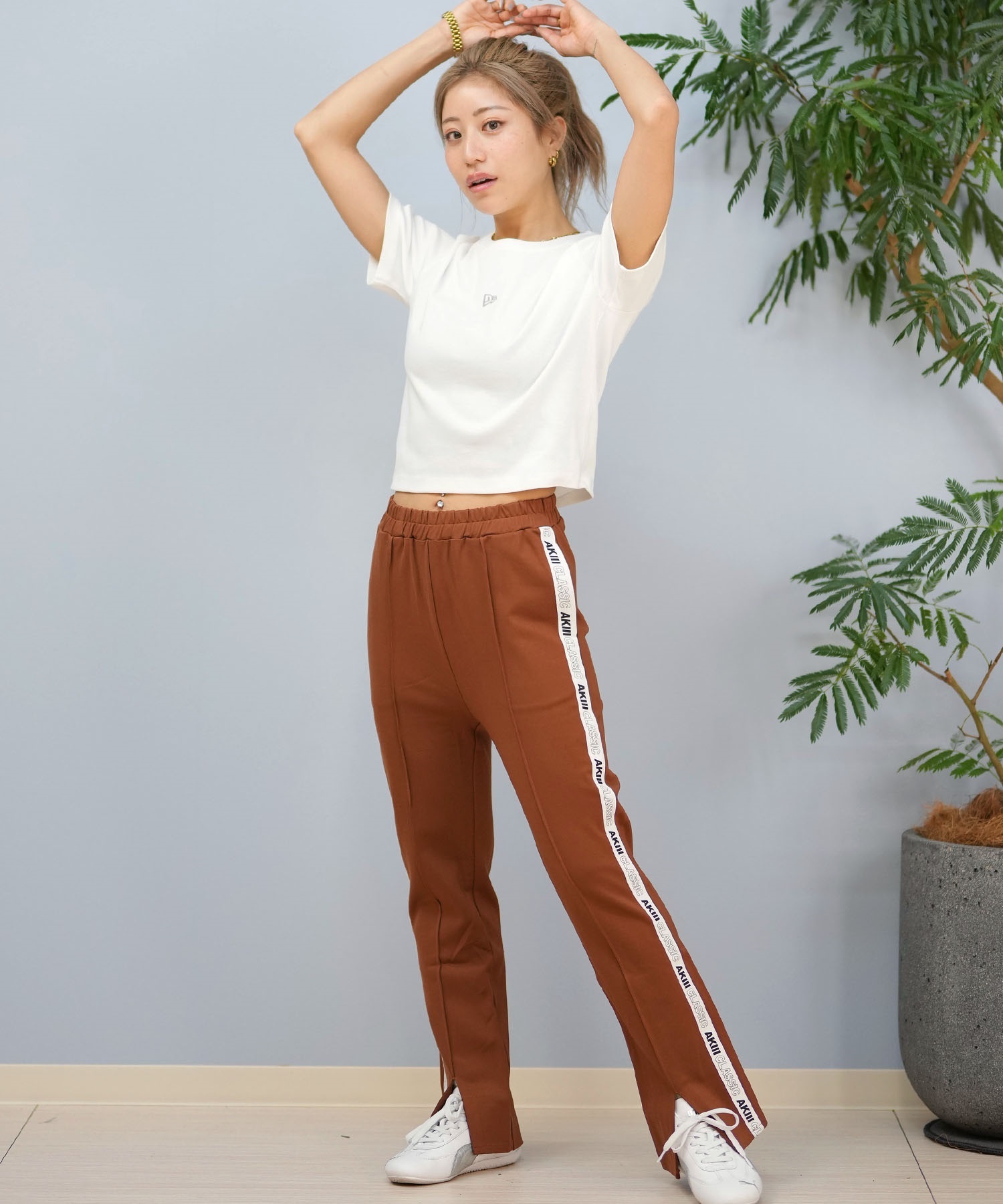 NEW ERA ニューエラ 半袖 Tシャツ レディース クロップド丈 ワンポイント ミニTシャツ ソロナ 14391905(WT-S)