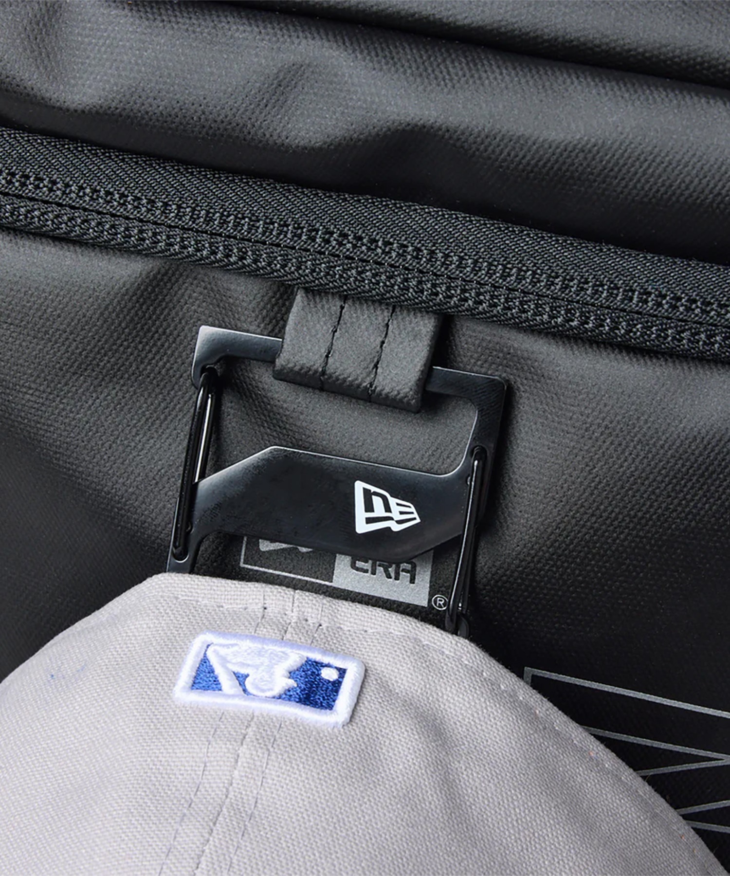 NEW ERA ニューエラ バックパック リュックサック リュック 32L BOX PACK TPU ボックスパック プリントロゴ アウトライン ブラック × リフレクトシルバー 14521358(BLK-FREE)