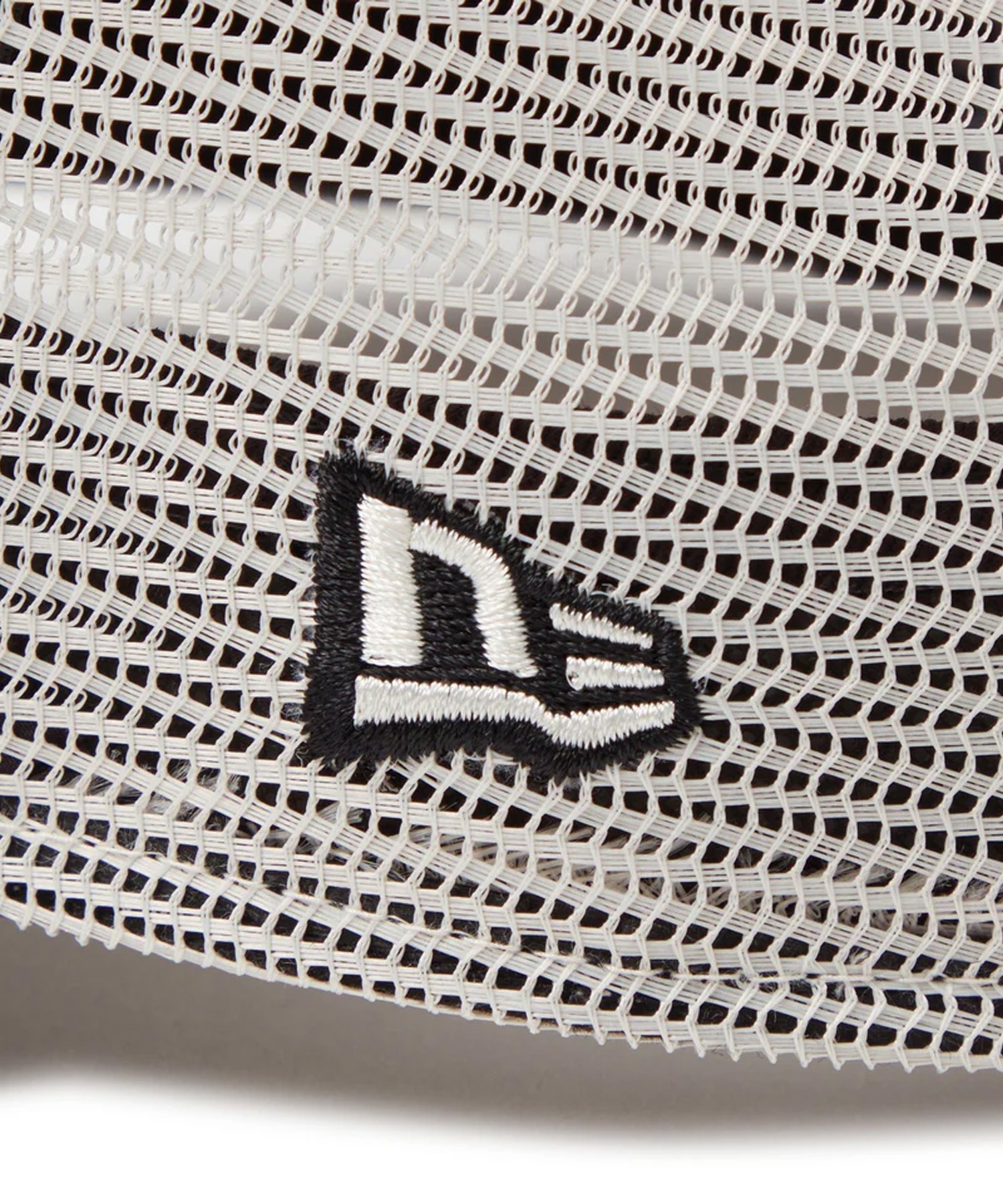 NEW ERA ニューエラ キャップ 帽子 9FORTY A-Frame トラッカー MLB Typewriter ニューヨーク・ヤンキース ブラック クロームホワイト 14388614(BLK-FREE)