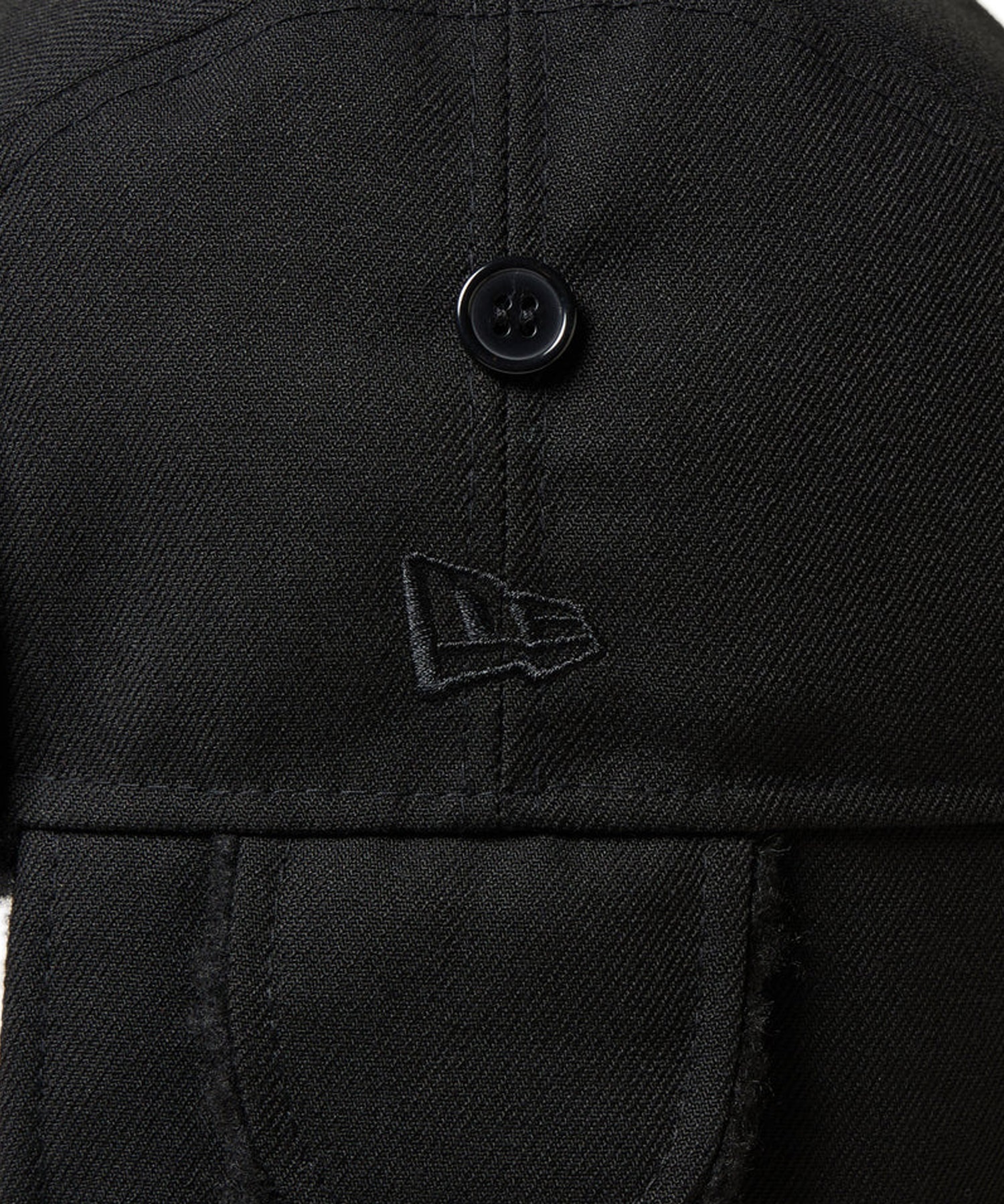 NEW ERA ニューエラ キャップ 帽子 トラッパー Black Woven Patch