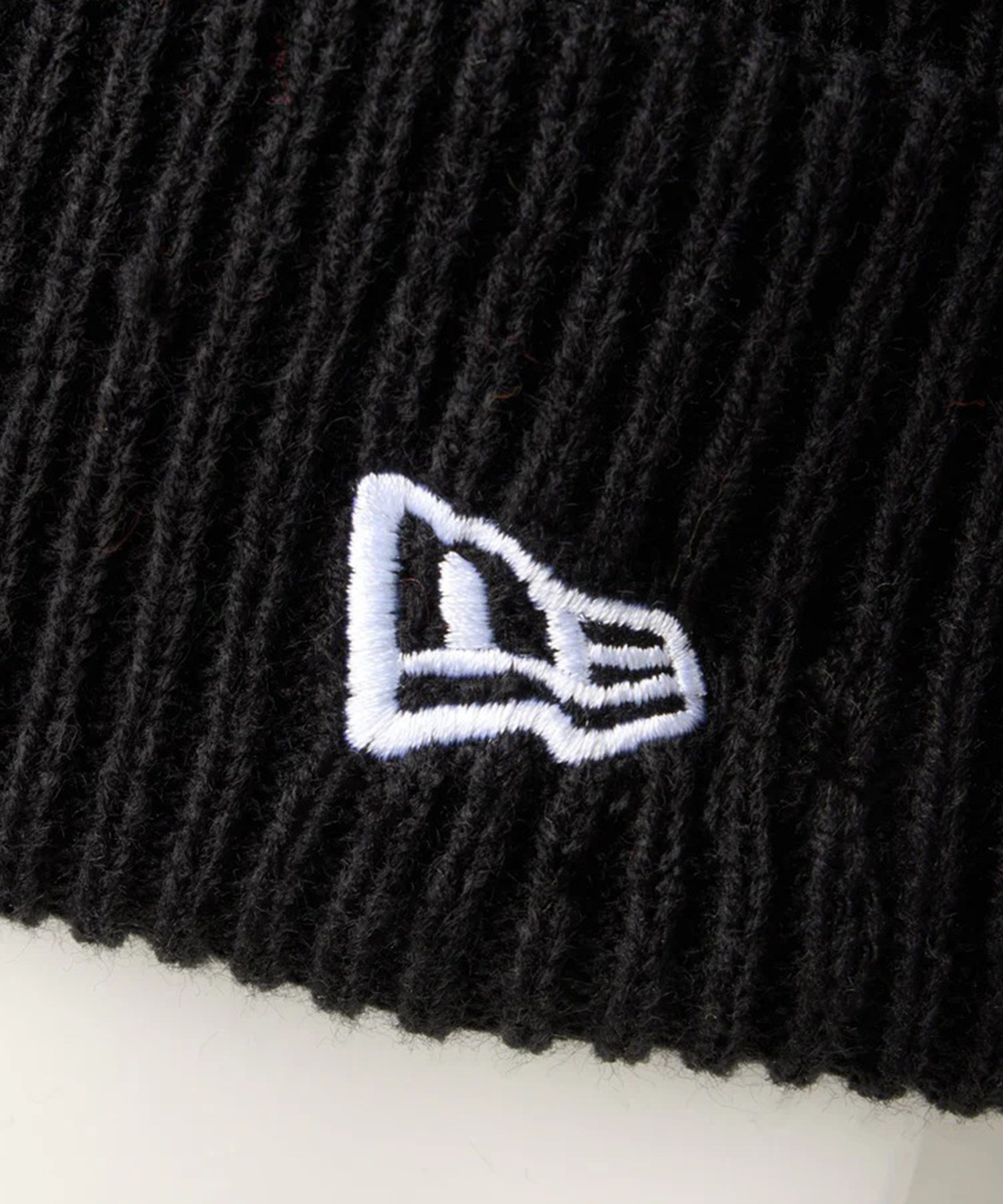 【NEW ERA】ニューエラ＊ニット帽＊ビーニー＊黒＊ロゴ刺繍 NEW ERA ニューエラ ニット帽 ビーニー ニットキャップ ねこ耳 ロゴ