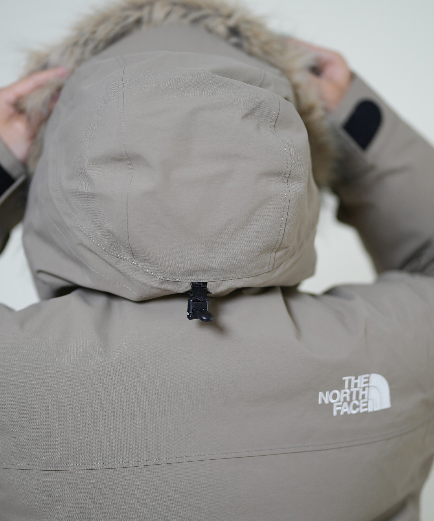 THE NORTH FACE グレー ダウンジャケット　アンタークティカ THE NORTH FACE ザ・ノース・フェイス アウター ダウンジャケット