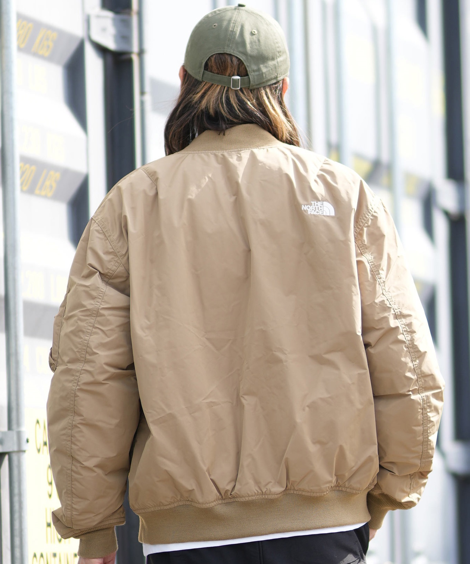 軽量ベージュボンバージャケット 38 THE NORTH FACE ザ・ノース・フェイス ジャケット メンズ 撥水 保温