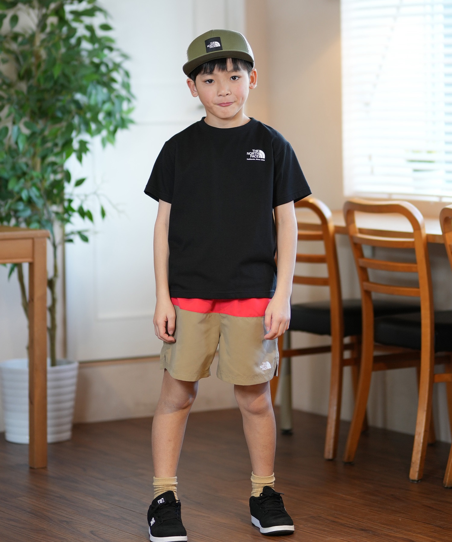 新品　ノースフェイス　130cm上下セット 半袖 Tシャツ　ショートパンツ THE NORTH FACE ザ・ノース・フェイス 半袖 Tシャツ キッズ バック