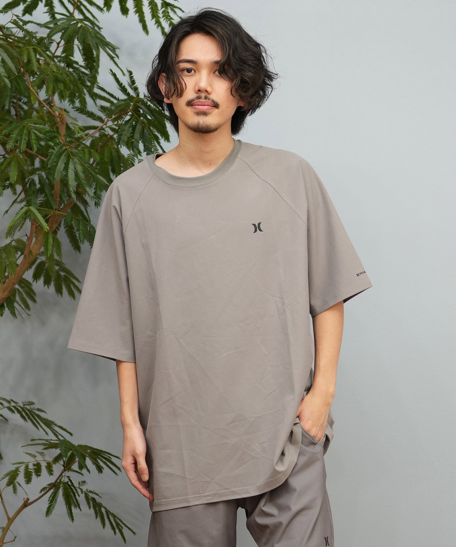 Hurley ハーレー 水着 ラッシュガード 半袖 Tシャツ メンズ ワンポイント ロゴ 水陸両用 撥水 吸水速乾 MUSS251089(WHT-M)