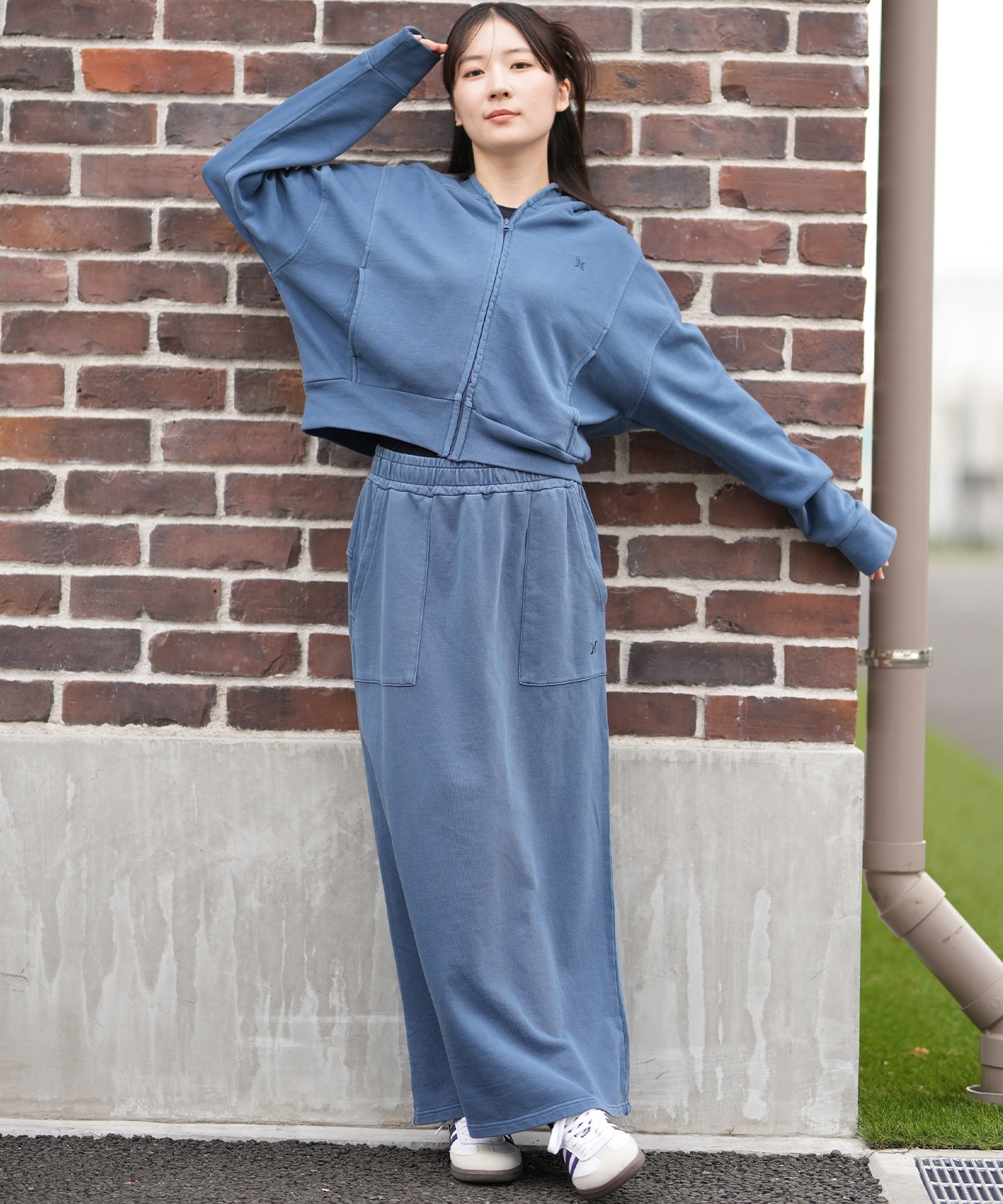 Hurley ハーレー ジップアップ パーカー レディース ワンポイント ロゴ 裏毛 SWEAT PIGMENT FZ HOODIE WCFF252030(ANVY-M)