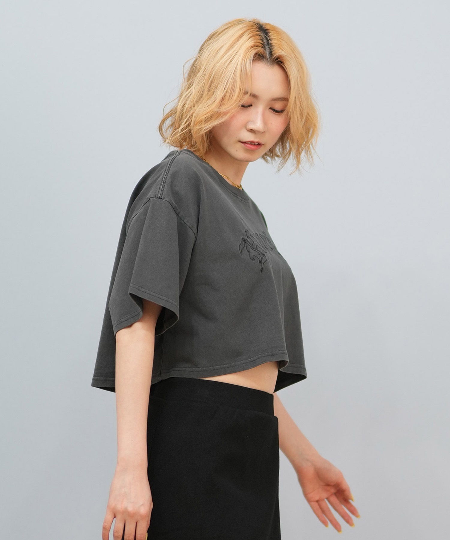 Hurley ハーレー  半袖 Tシャツ レディース シンプル ショート丈 OVS EMB OE LG CRPD SS TEE WCSS251049(BLK-M)