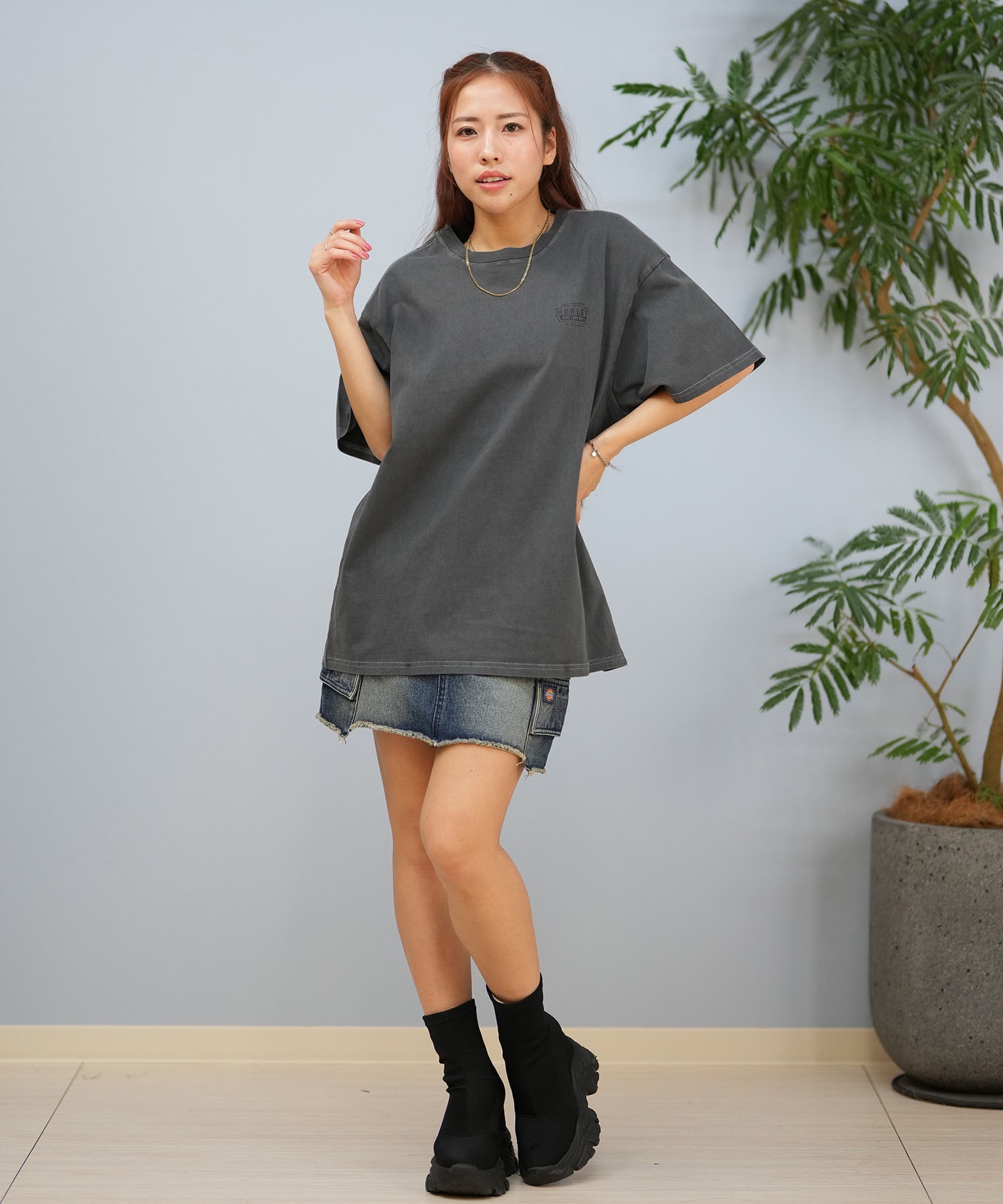Hurley ハーレー 半袖 Tシャツ レディース ロゴ バックプリント BACK EMBLEM SHORTSLEEVE TEE WCSS251053 Hurley ハーレー 半袖 Tシャツ レディース ロゴ バックプリント