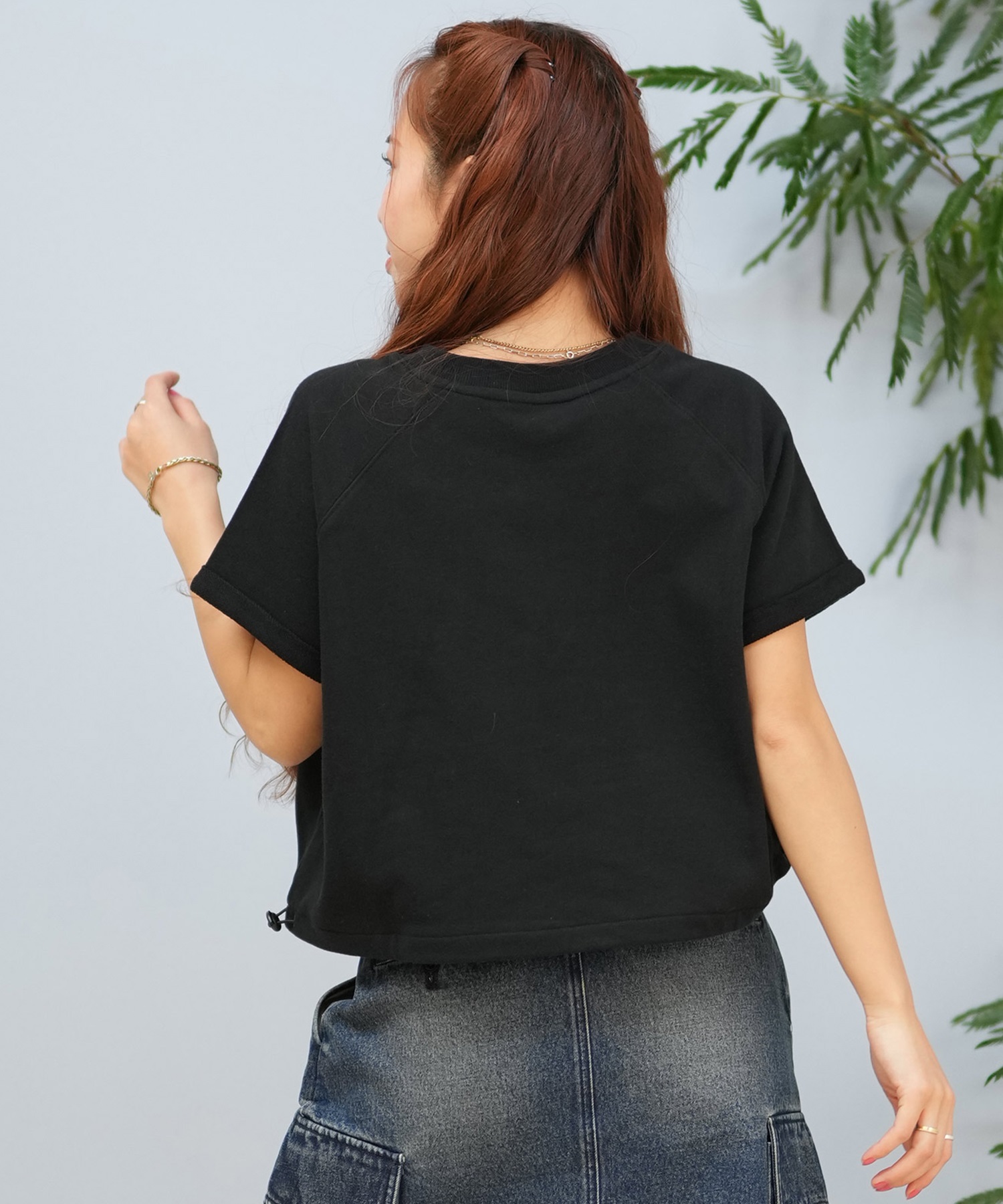 Hurley ハーレー 半袖 Tシャツ レディース クロップド丈 ショート丈 スウェット生地 ワンポイント ロゴ WCSS251056(BLK-FREE)
