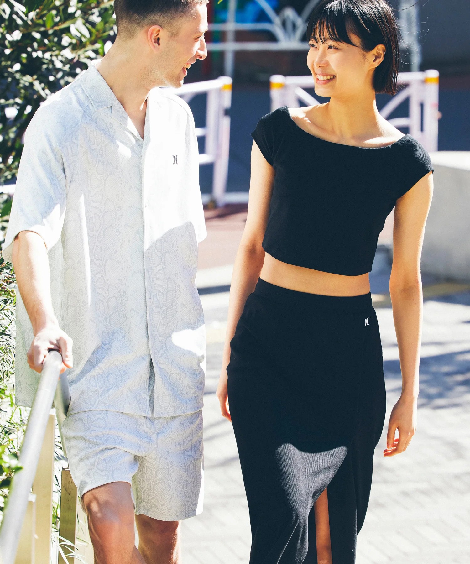 Hurley ハーレー 半袖 Tシャツ レディース クロップド丈 ショート丈 シンプル ロゴ RIB OFF SHOULDER TEE WCSS251057(BLK-FREE)