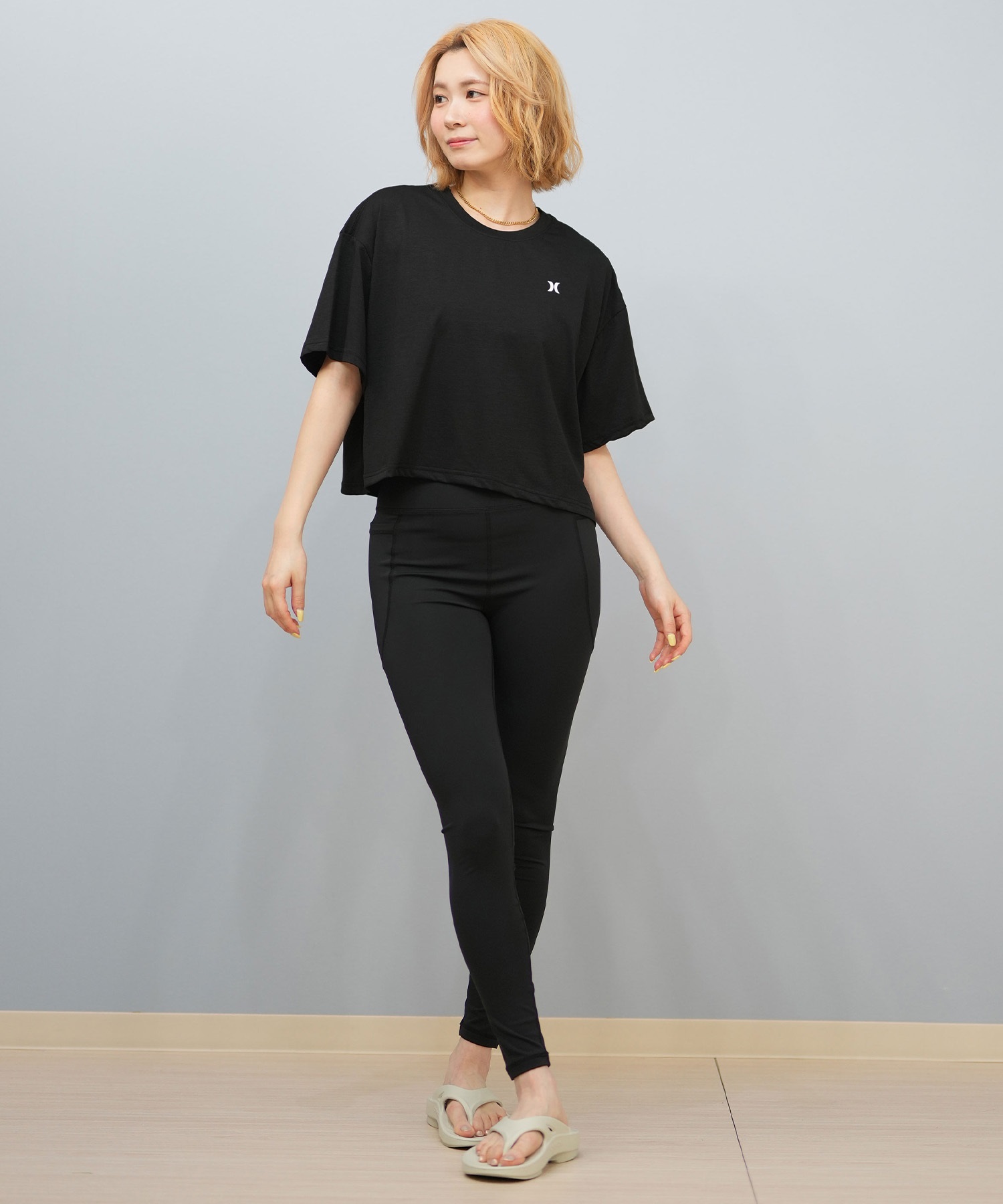 Hurley ハーレー 水着 レディース ラッシュガード 半袖 Tシャツ クロップド丈 ショート丈 水陸両用 吸汗速乾 UVカット WSRG251007(BLK-M)