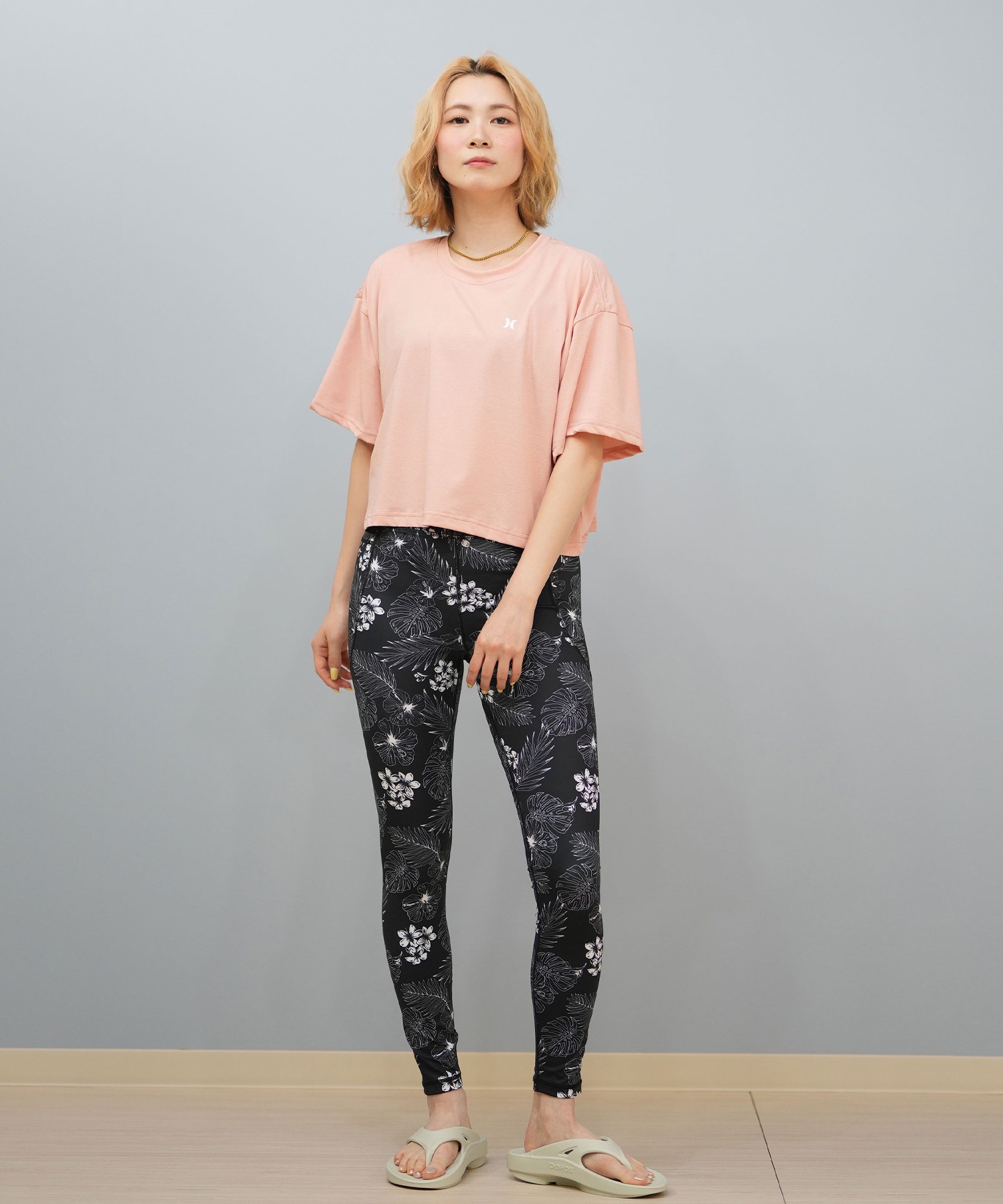 Hurley ハーレー 水着 レディース ラッシュガード 半袖 Tシャツ クロップド丈 ショート丈 水陸両用 吸汗速乾 UVカット WSRG251007(BLK-M)