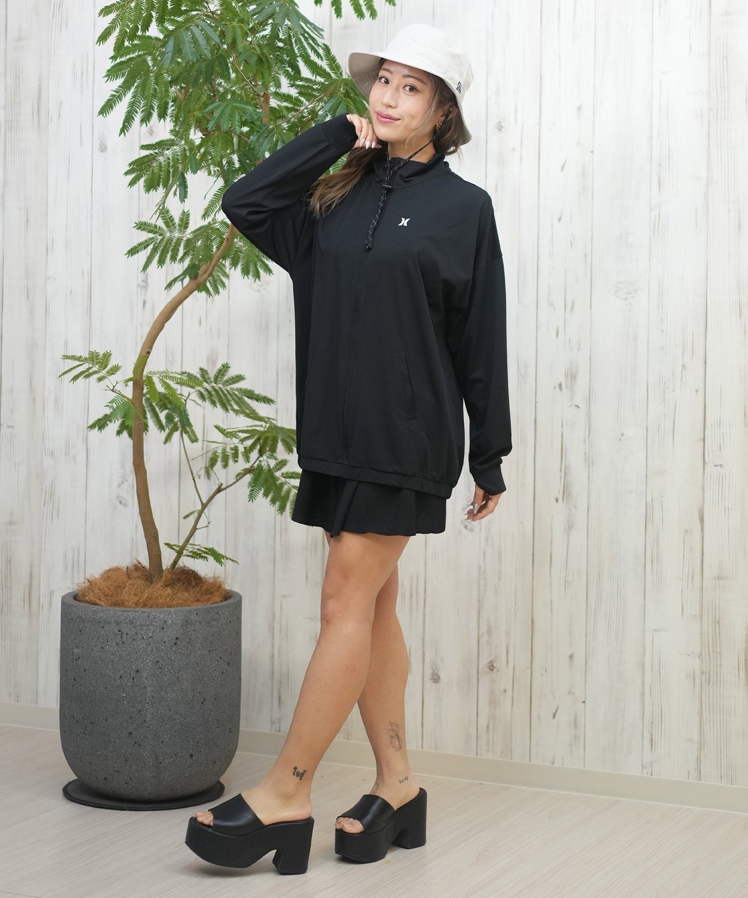 Hurley ハーレー 水着 レディース ラッシュガード ジップアップ バックプリント 水陸両用 吸汗速乾 UVカット WSRG251008(WHT-S)