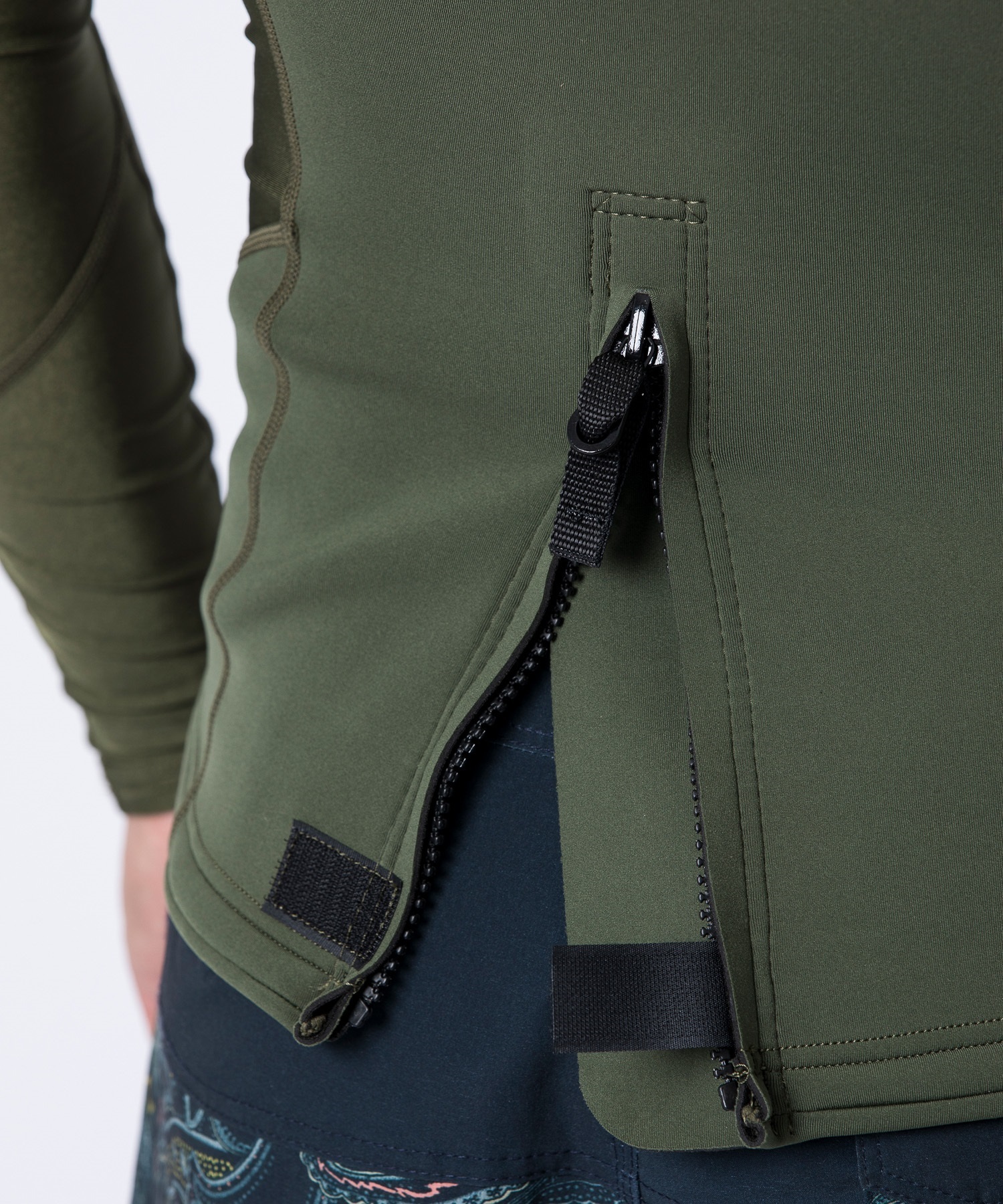 ビラボン　ABSOLUTE JACKET HOODIE 1x0.5mm ビラボン ABSOLUTE JACKET HOODIE 1x0.5mm
