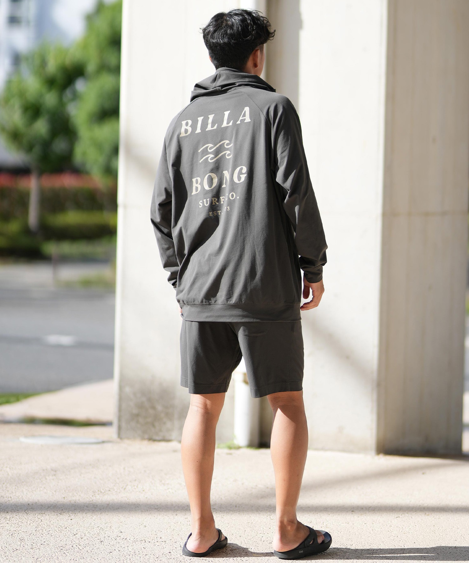 BILLABONG フード付きスウェットシャツ カーキ BILLABONG フード付きスウェットシャツ カーキ BILLABONG フード