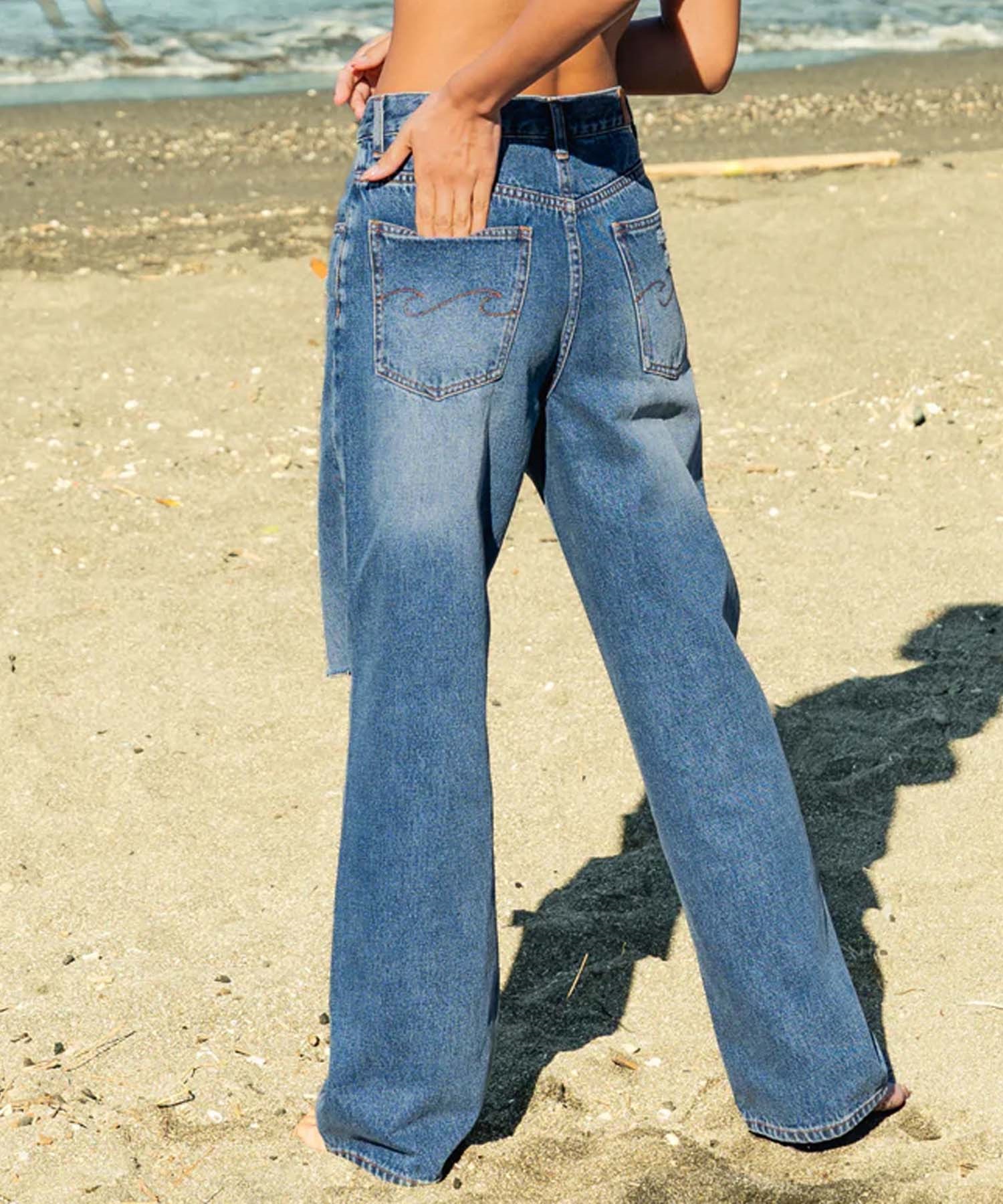 BILLABONG ビラボン ロングパンツ レディース デニム ダメージ加工 BASIC CRUSH STRAIGHT DENIM BF013-711(BLC-S)