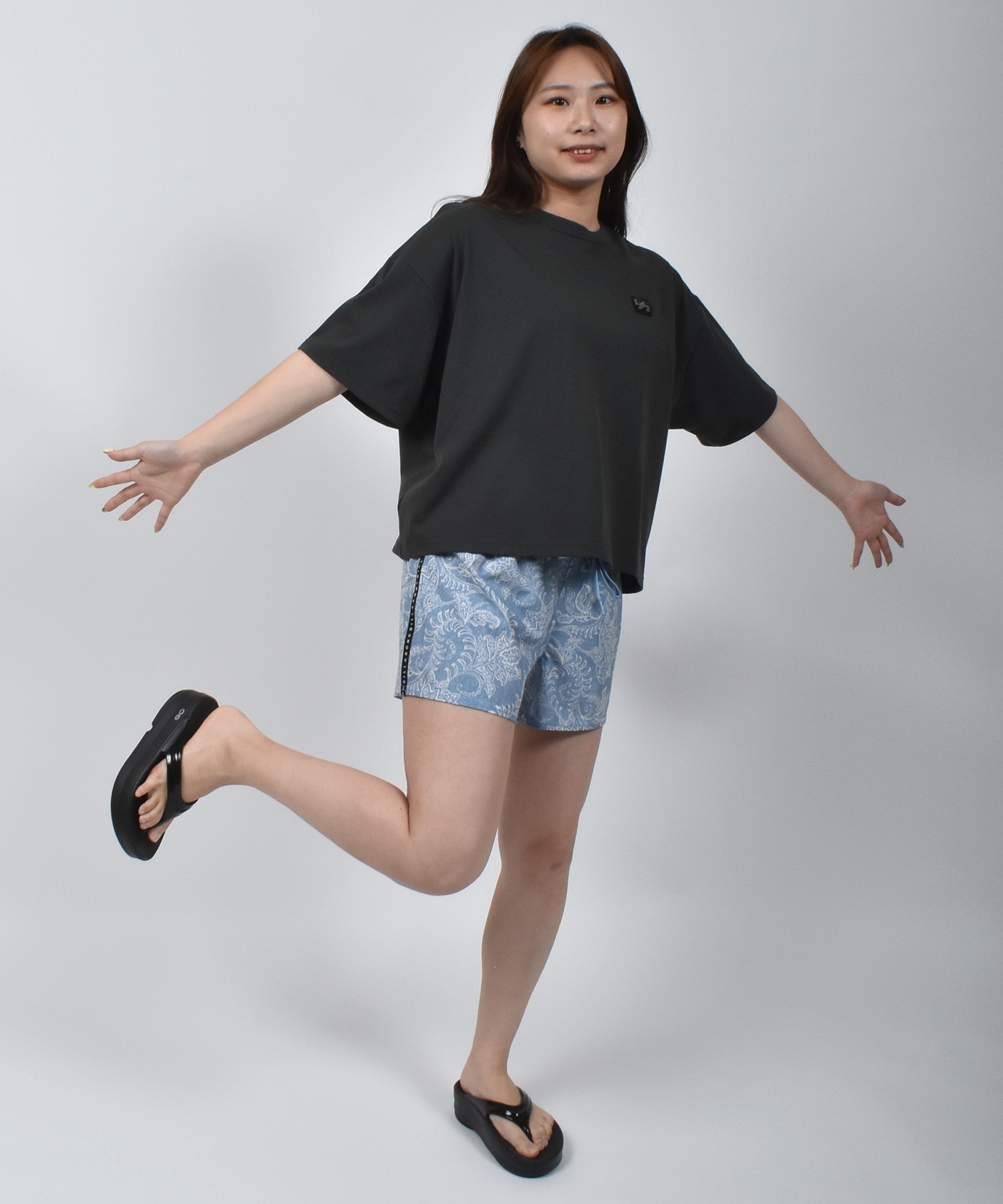 BILLABONG ビラボン 水着 ラッシュガード 半袖 Tシャツ レディース クロップド丈 バックプリント 水陸両用 UVカット BF01C-U02(RAV-M)