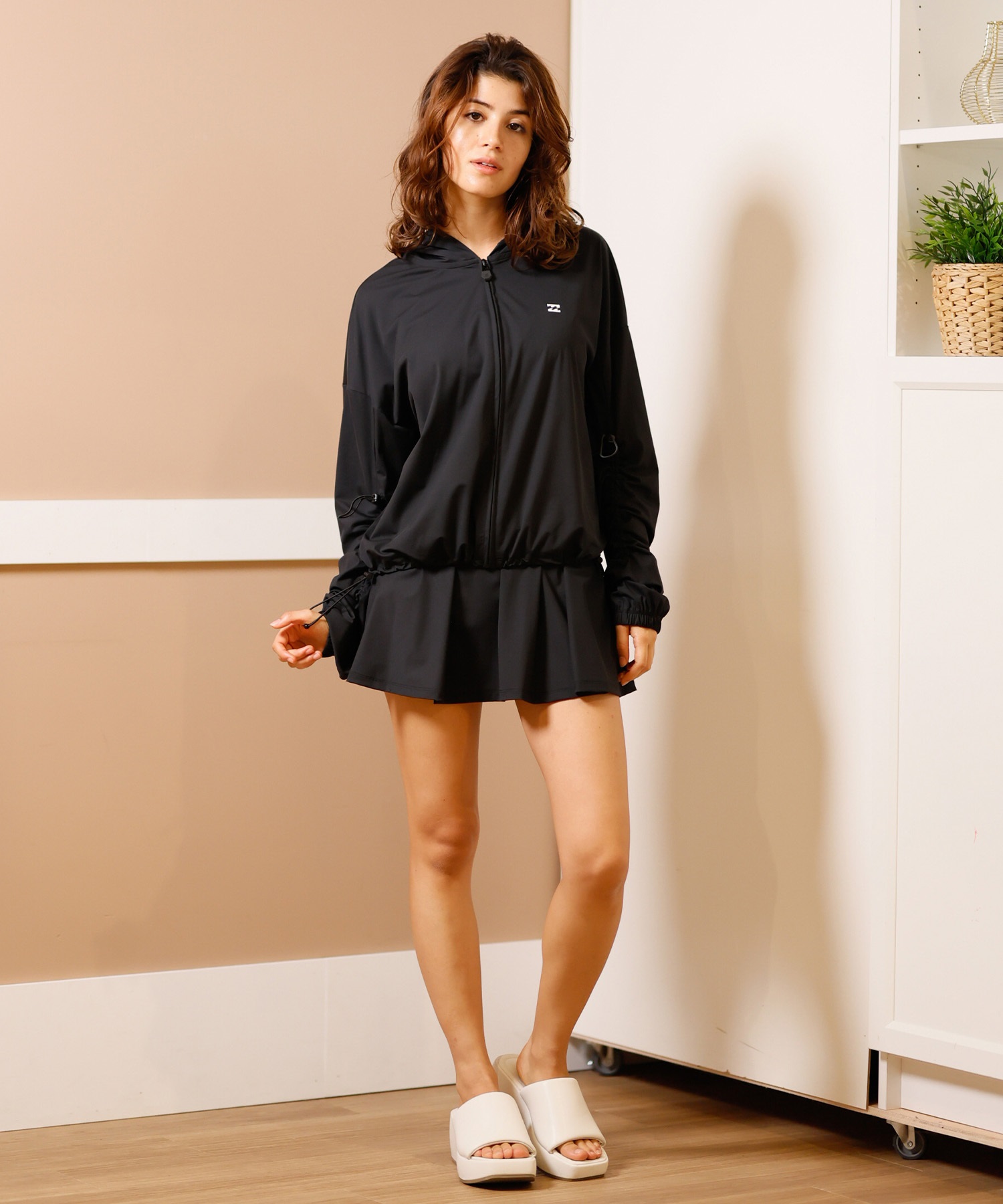 BILLABONG ビラボンラッシュガード レディース パーカー ジップアップ ショート丈 バックプリント アクティブウェア UVカット セットアップ対応 BF013-890(SCS-M)