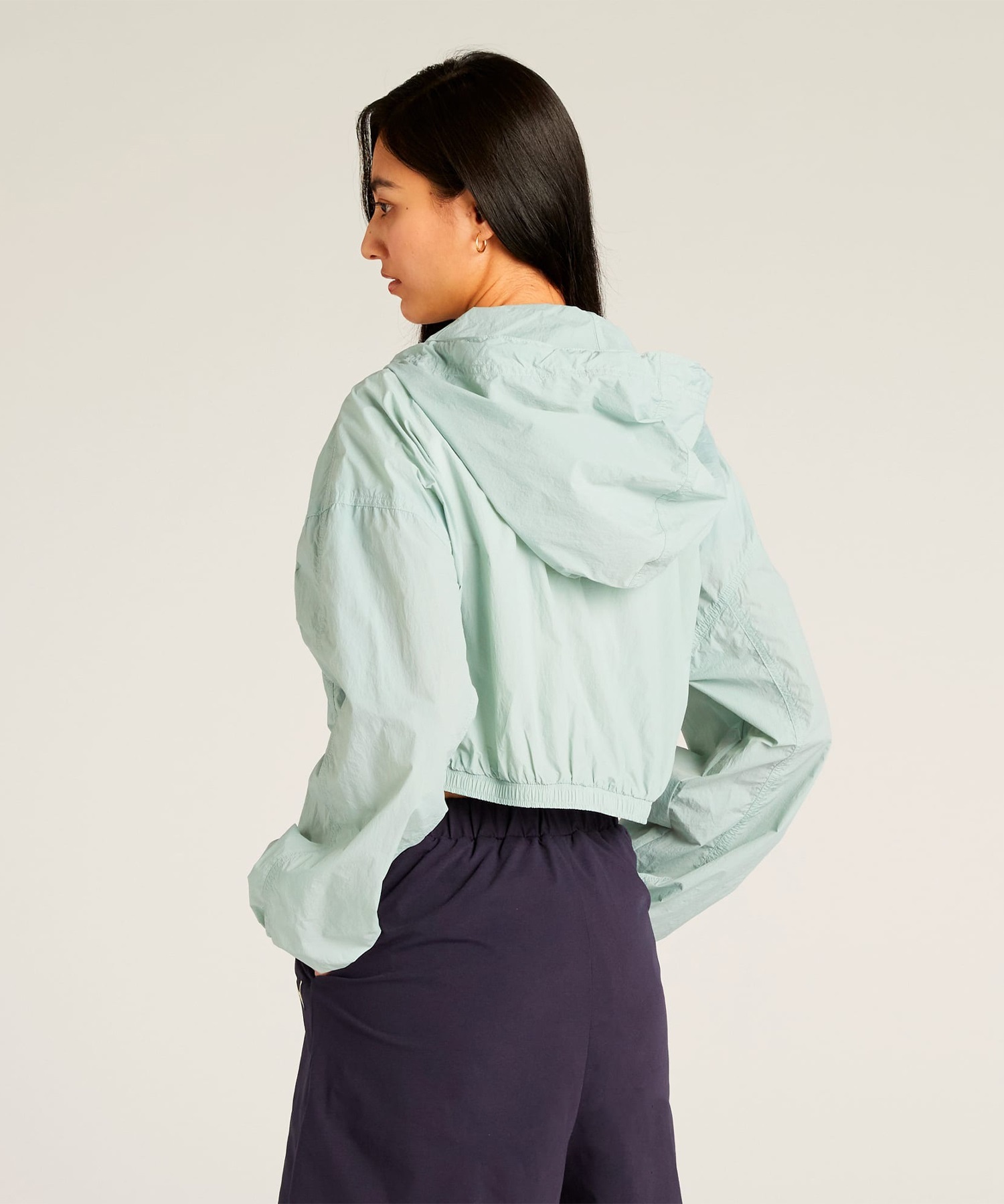 PUMA プーマ パーカー レディース ジップアップパーカー クロップド丈 WARDROBE WOVEN JACKET 633599(87-M)
