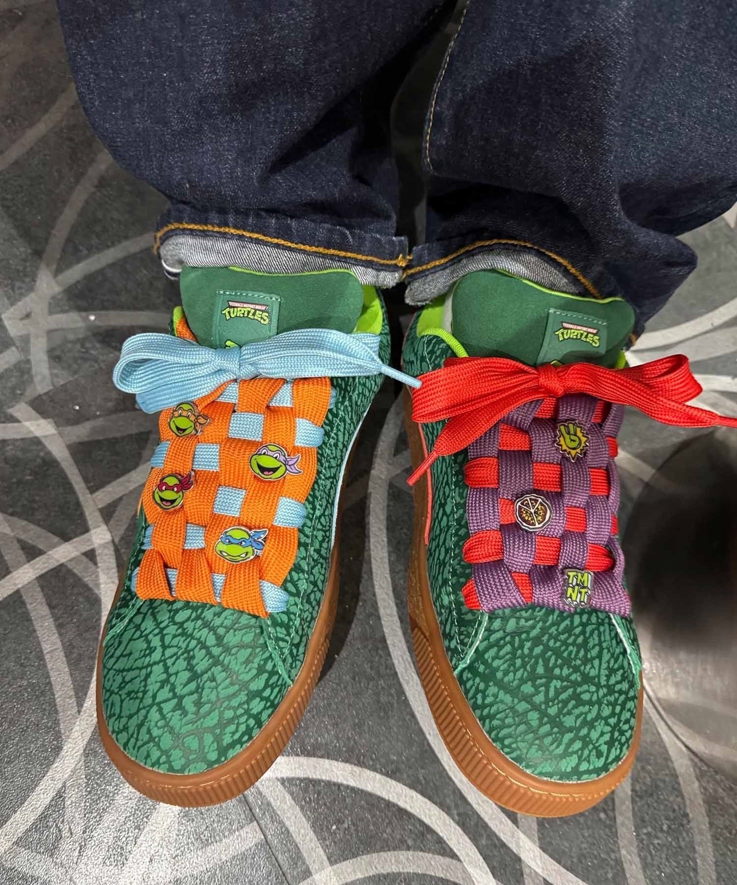 【タートルズコラボ】PUMA プーマ スニーカー メンズ TURTLES タートルズ コラボ 限定 PUMA x TMNT SUEDE XL スウェード 401304(01-26.0cm)