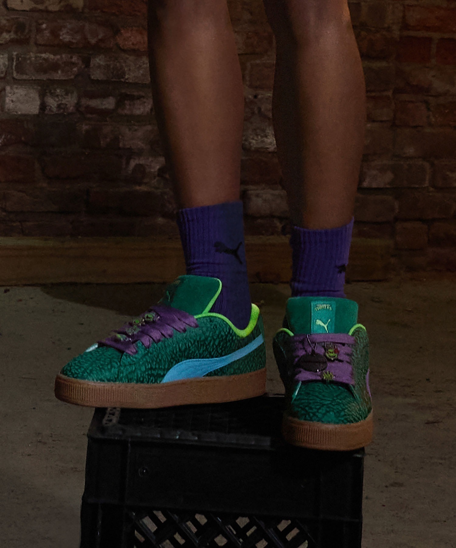 【タートルズコラボ】PUMA プーマ スニーカー メンズ TURTLES タートルズ コラボ 限定 PUMA x TMNT SUEDE XL スウェード 401304(01-26.0cm)