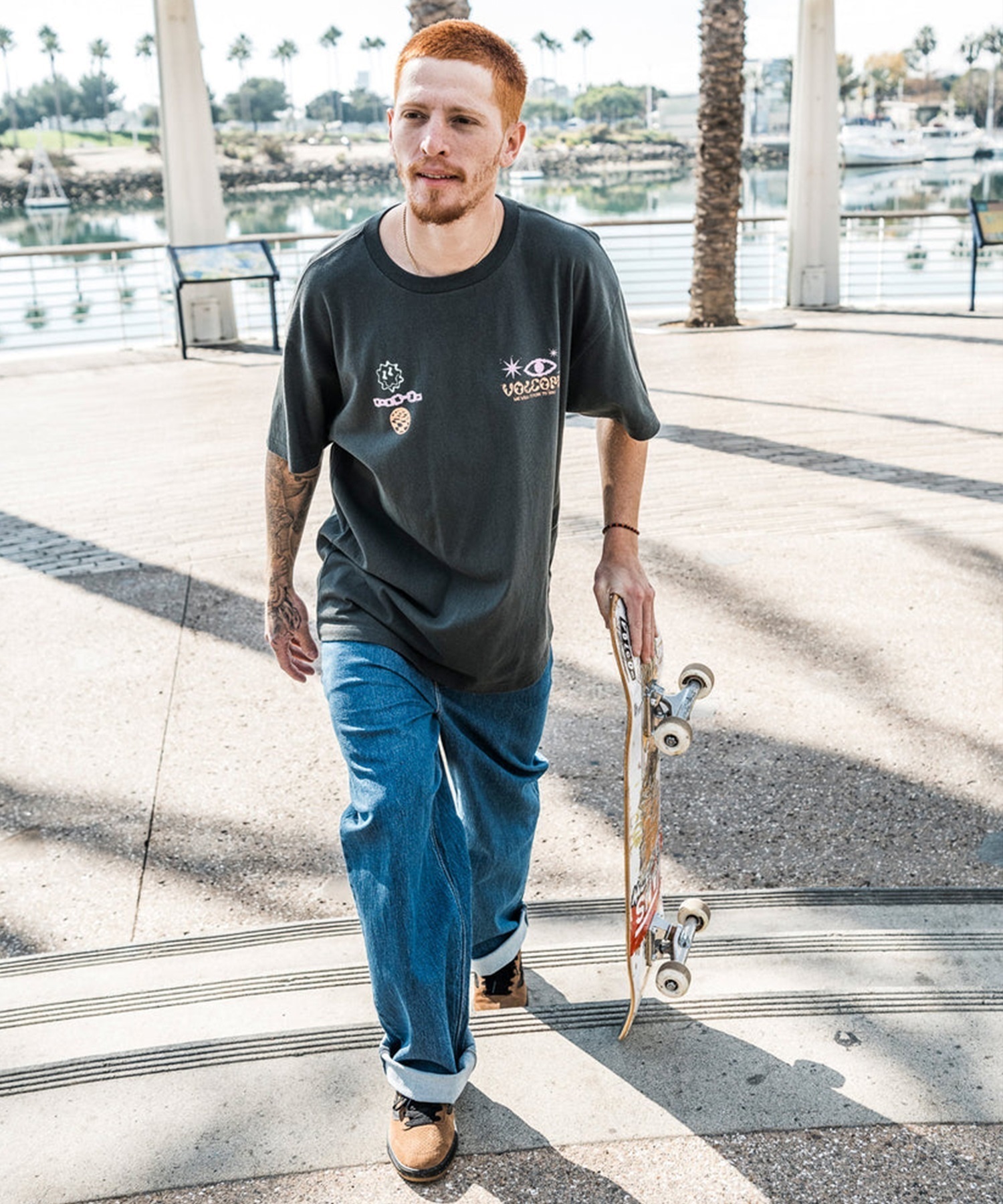 VOLCOM ボルコム 半袖 Tシャツ メンズ バックプリント フロント