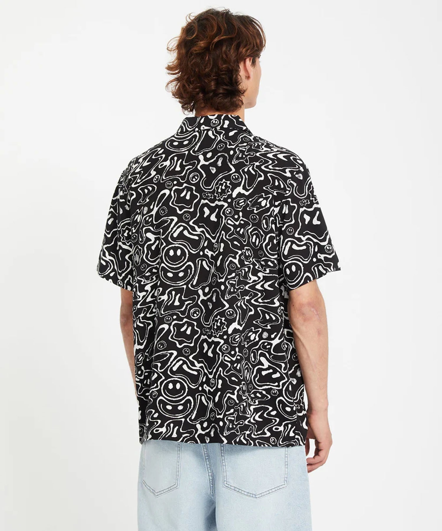 VOLCOM ボルコム 半袖 シャツ メンズ 総柄 ボクシーフィット Filip Rygalski Shirt A0412506(BLK-M)