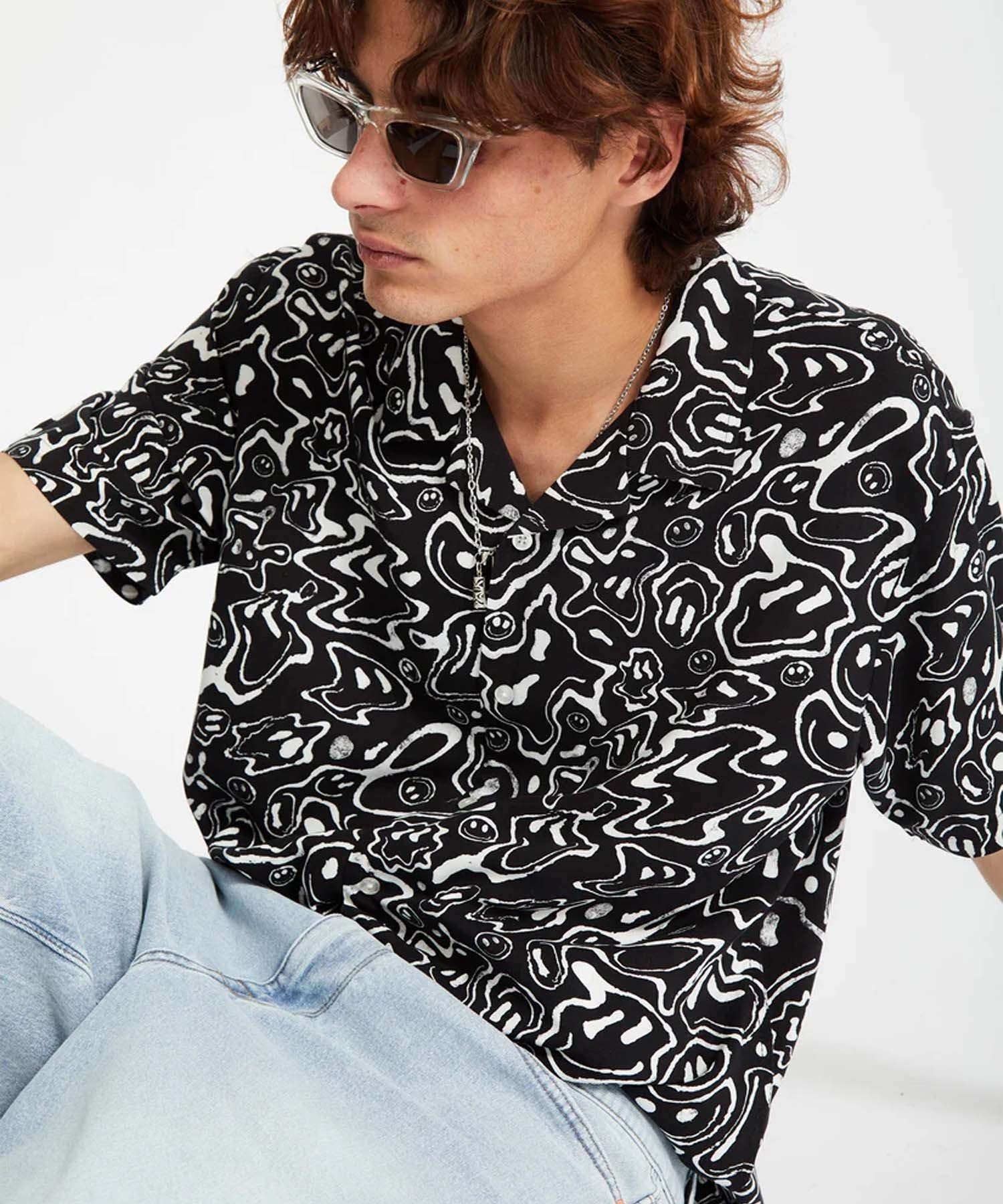 VOLCOM ボルコム 半袖 シャツ メンズ 総柄 ボクシーフィット