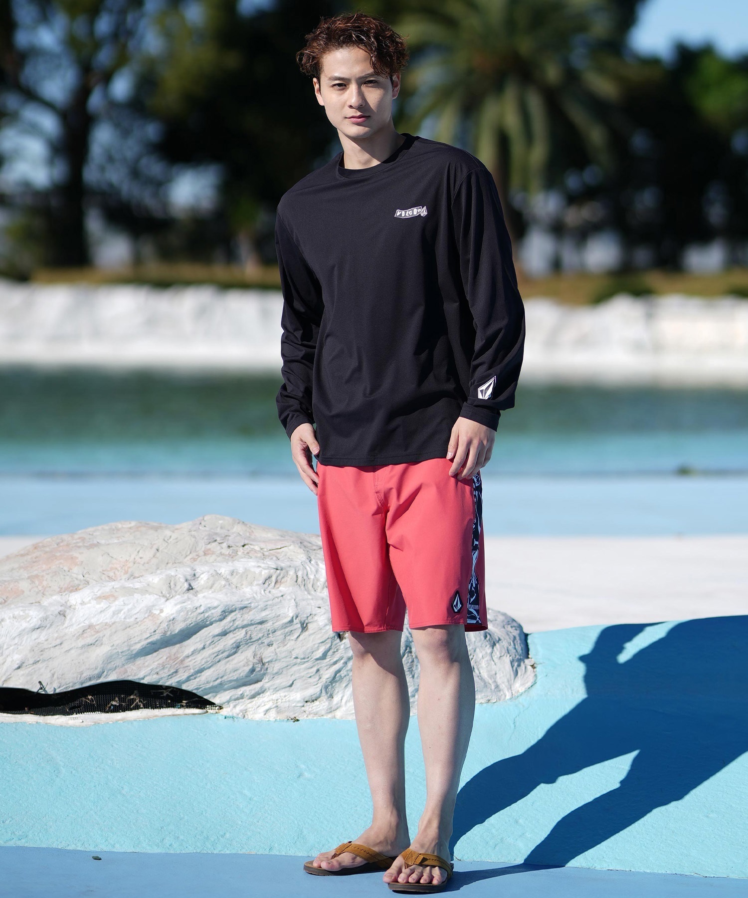 VOLCOM ボルコム 水着 トランクス ボードショーツ メンズ 吸水速乾 膝
