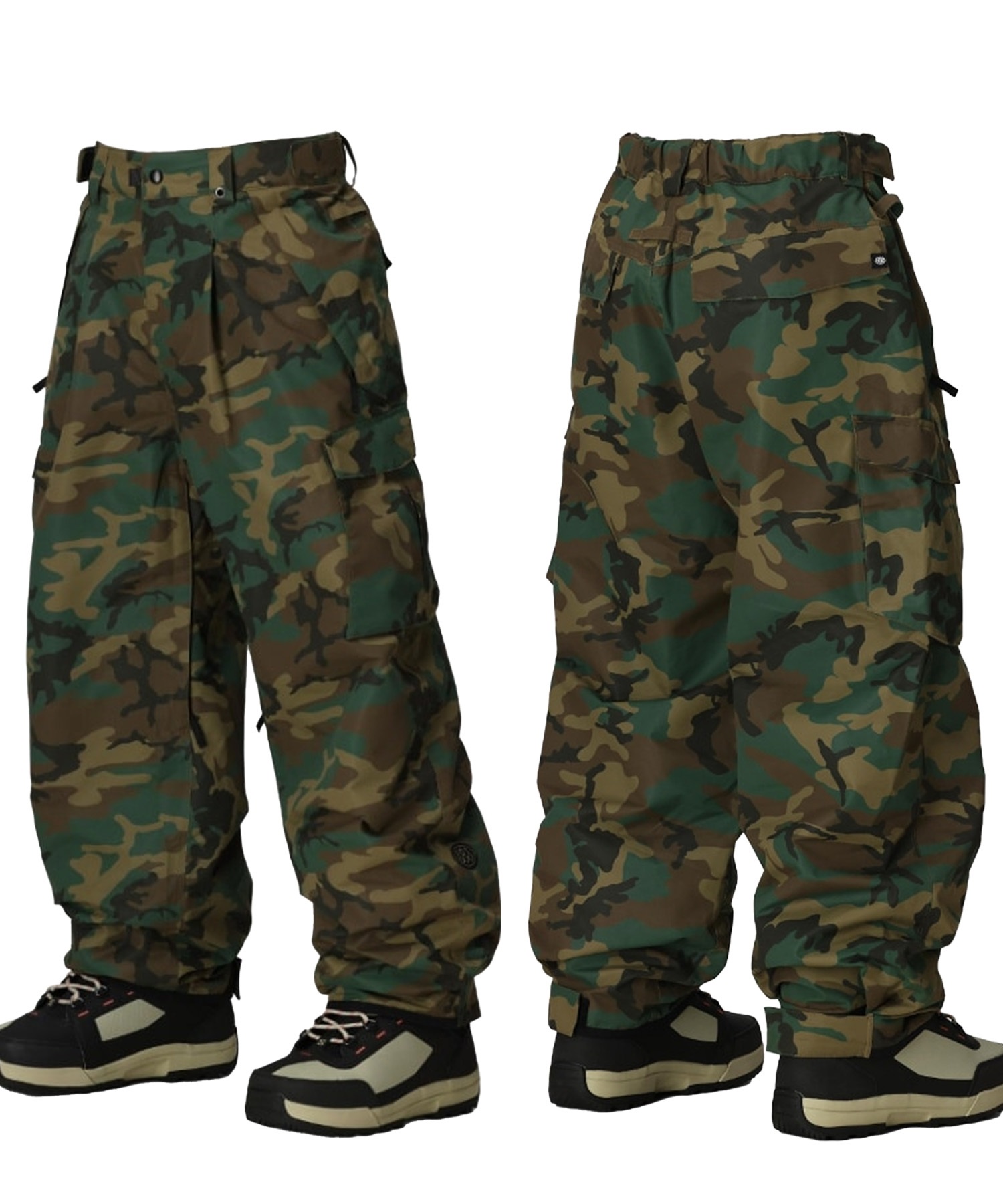 【686 ロクハチ】 ビブパンツ スノーボードウェアパンツ 迷彩 686 ロクハチ】 ビブパンツ スノーボードウェアパンツ 迷彩