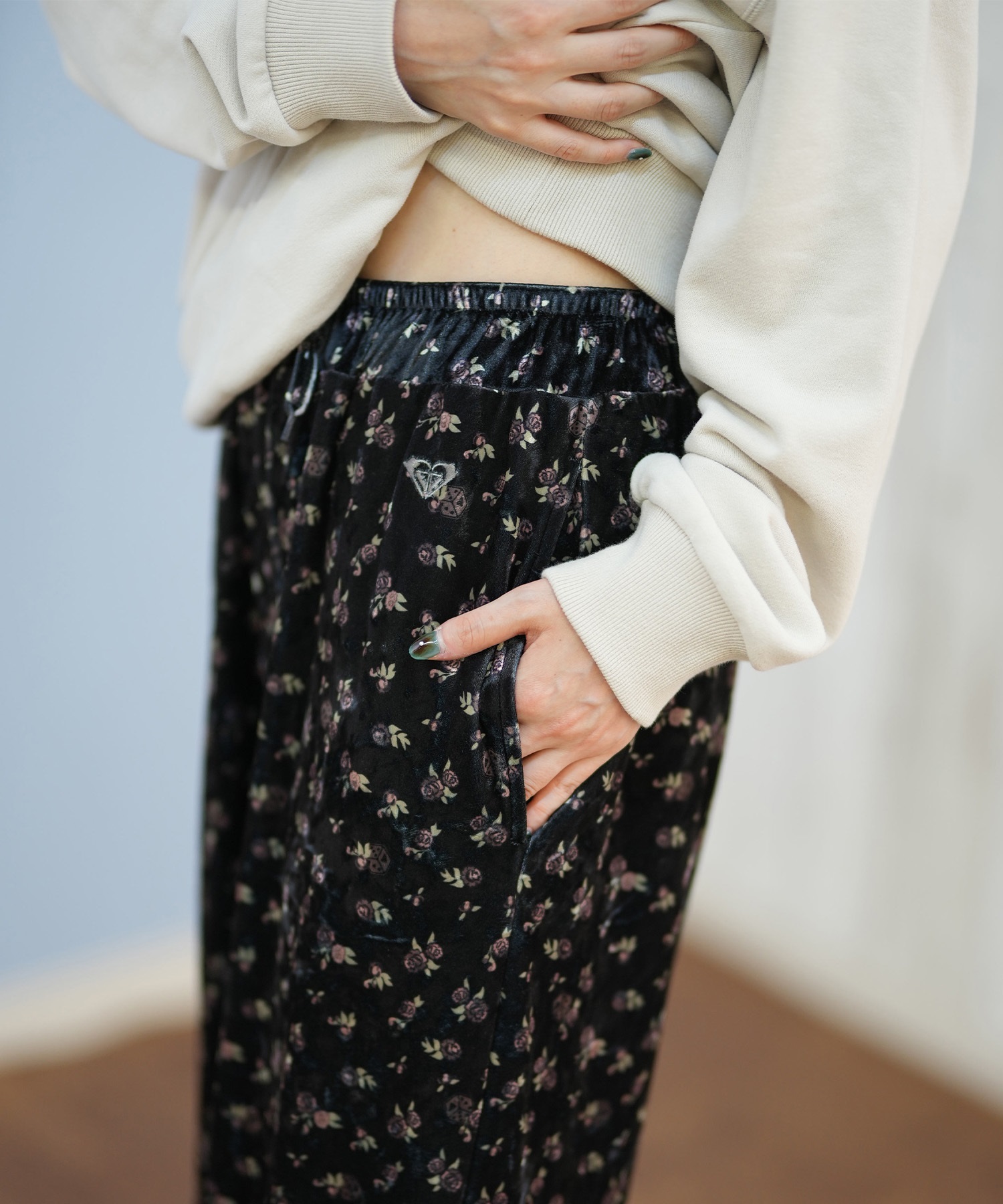 ROXY ロキシー ロングパンツ レディース ベロア 小花柄 ワイドイージー