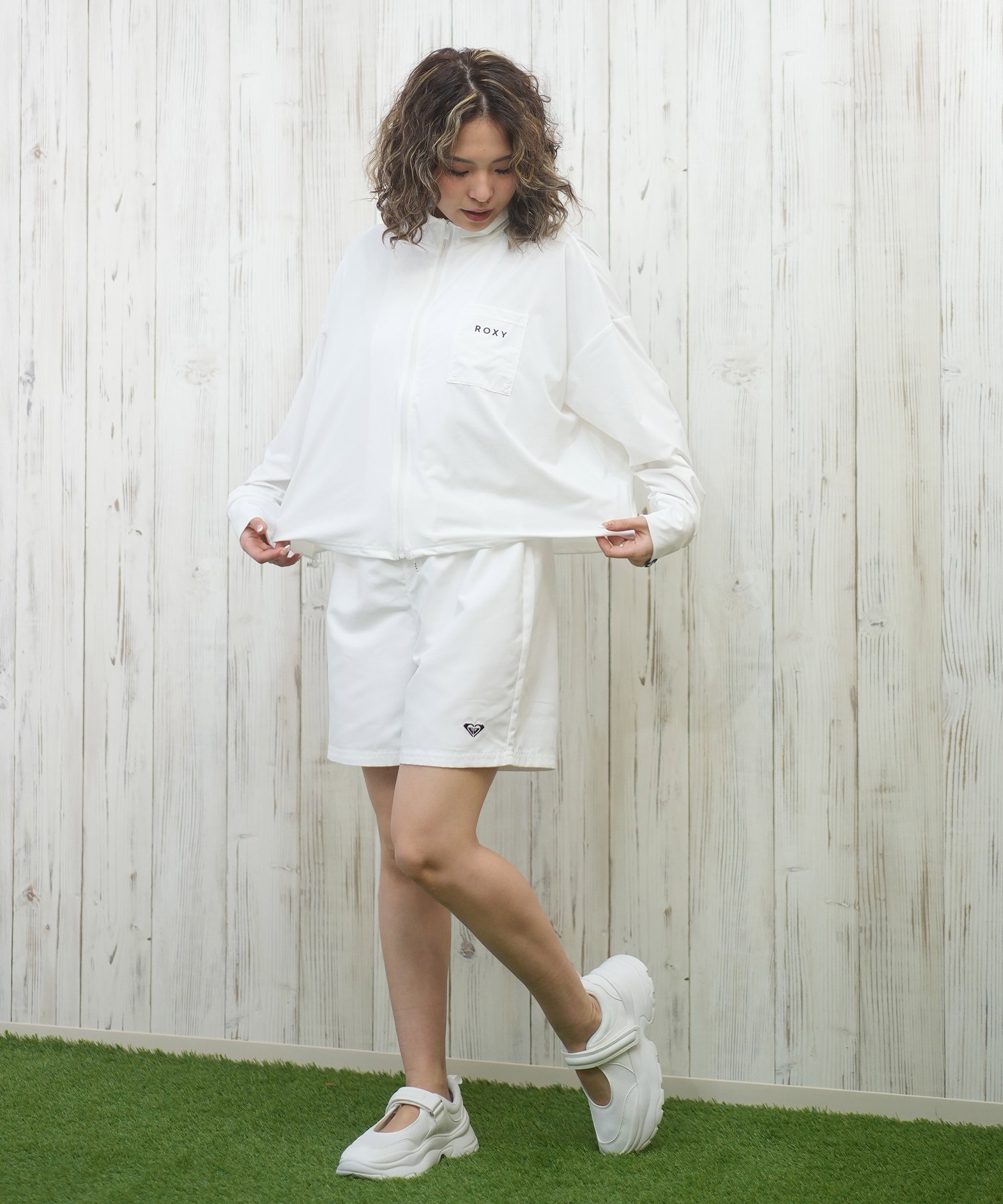 ROXYウェア 6K4A4540_512x538.jpg?v=1730958833