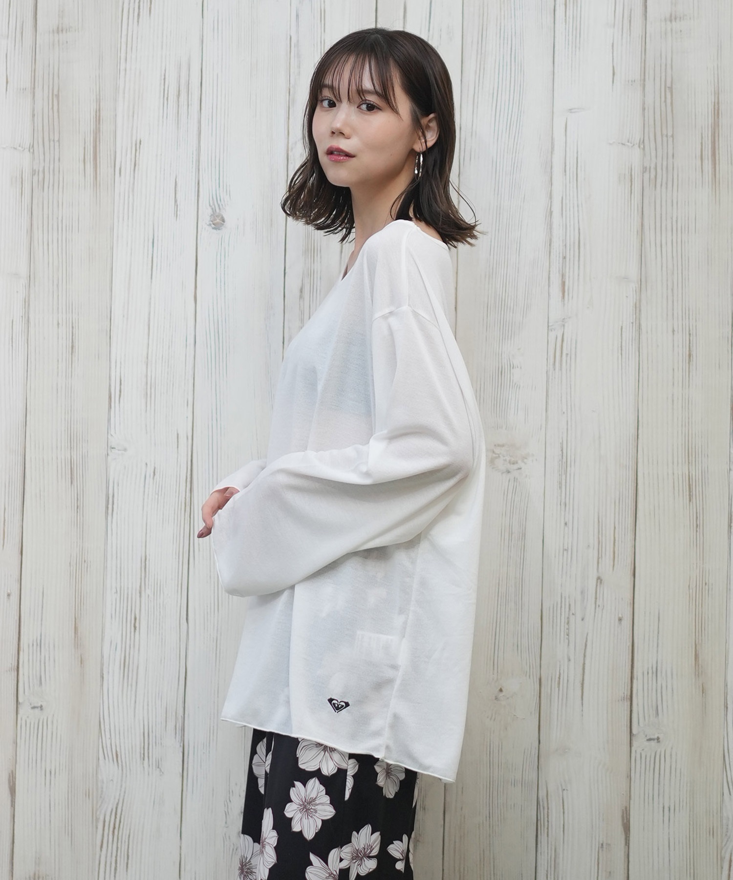 ROXY ロキシー 水着 レディース ラッシュガード 長袖 Tシャツ ロンT Vネック カットソー 水陸両用 UVカット TIDAL CREST RLY251050(WHT-M)