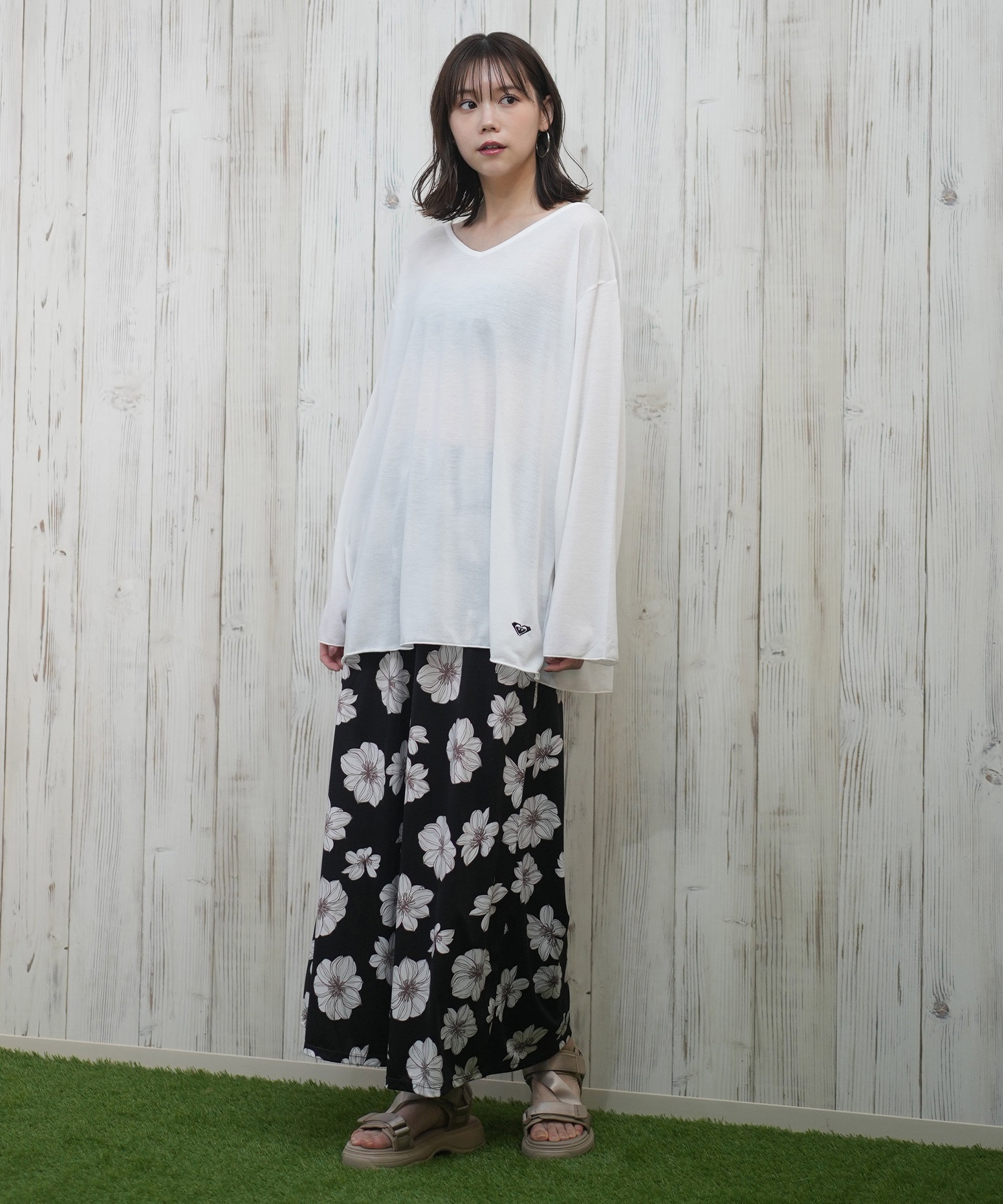 ROXY ロキシー 水着 レディース ラッシュガード 長袖 Tシャツ ロンT Vネック カットソー 水陸両用 UVカット TIDAL CREST RLY251050(WHT-M)